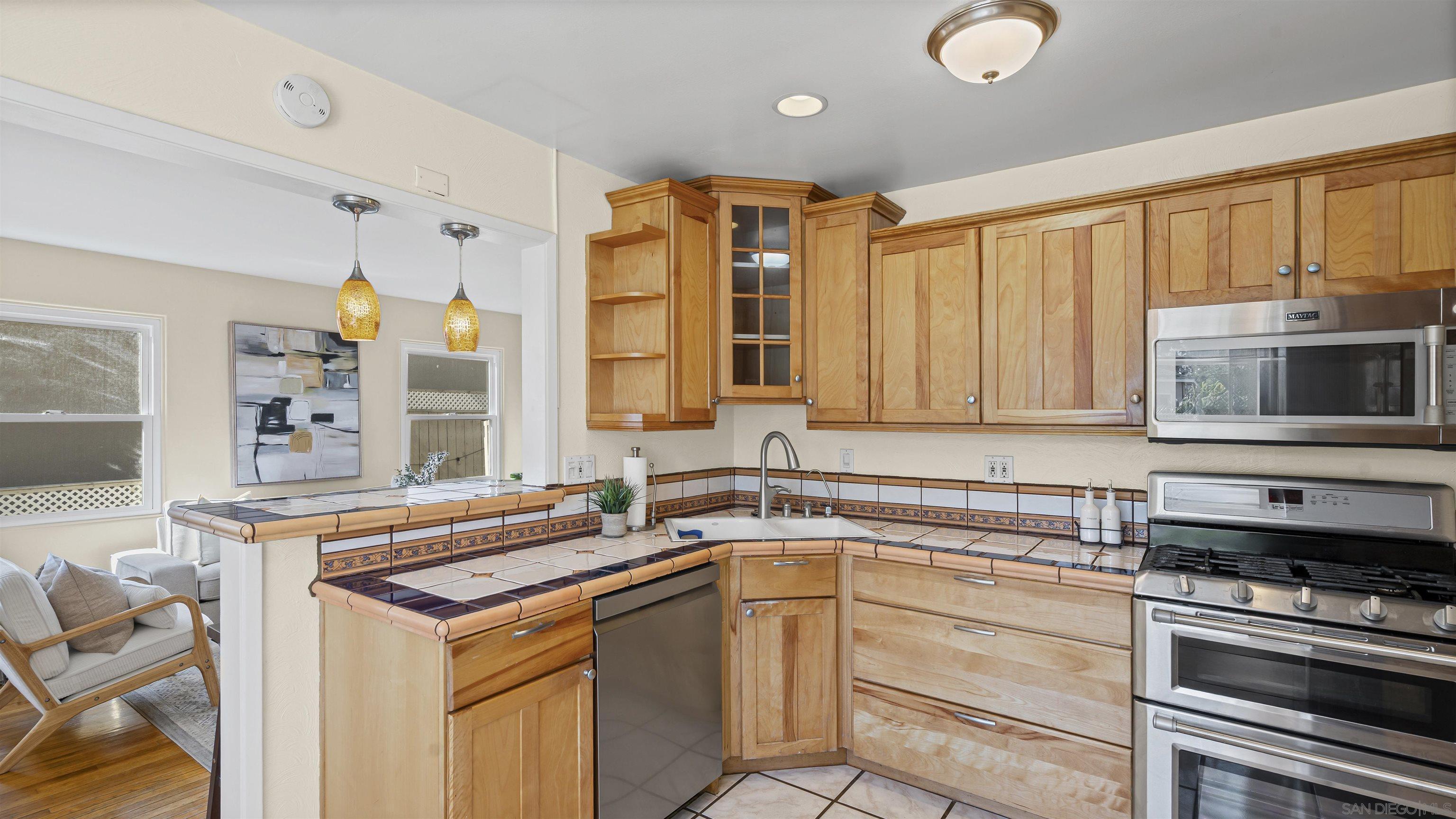 Detail Gallery Image 11 of 38 For 2532  Baily Ave, San Diego,  CA 92105 - 3 Beds | 2 Baths