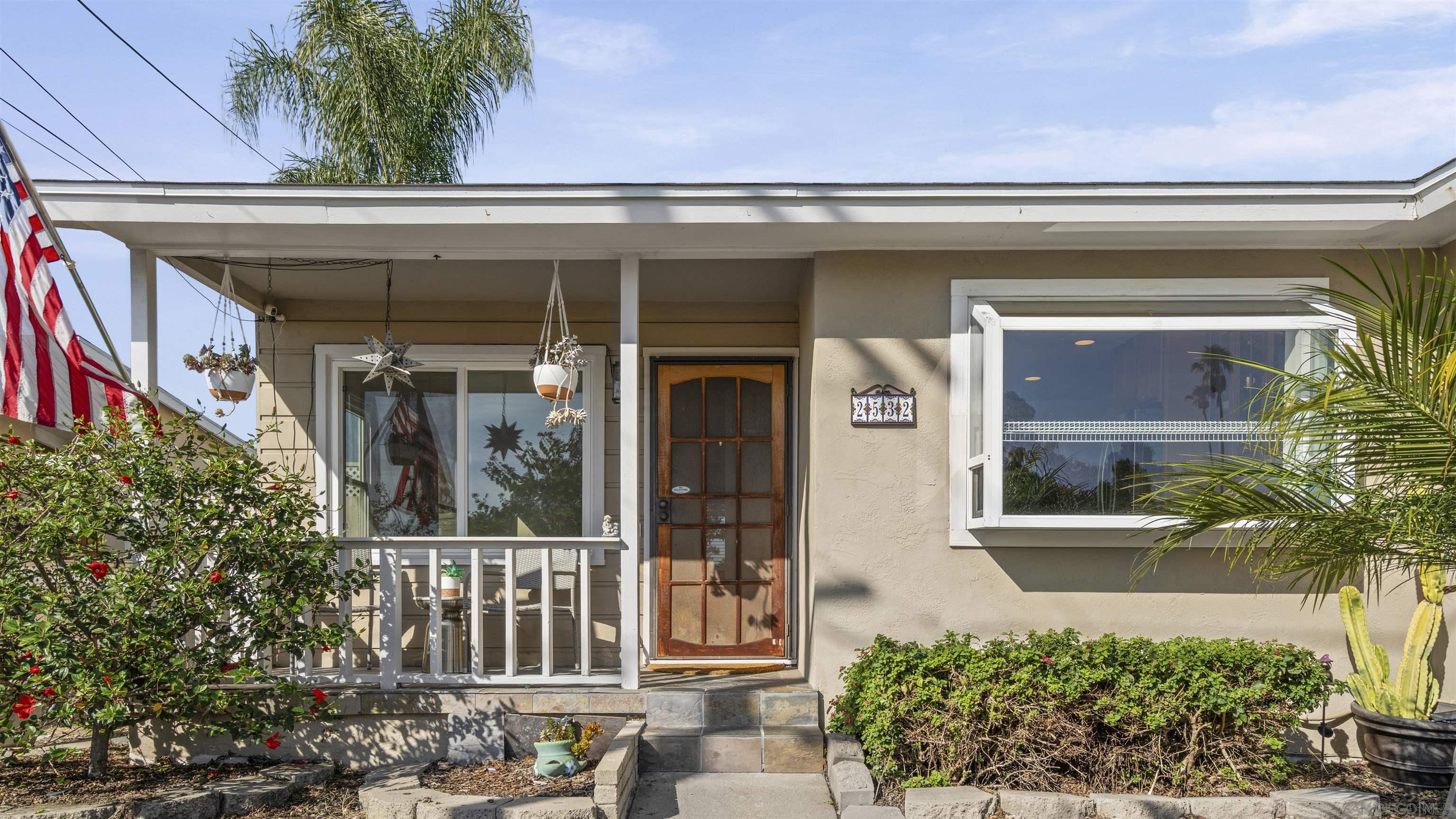 Detail Gallery Image 4 of 38 For 2532  Baily Ave, San Diego,  CA 92105 - 3 Beds | 2 Baths