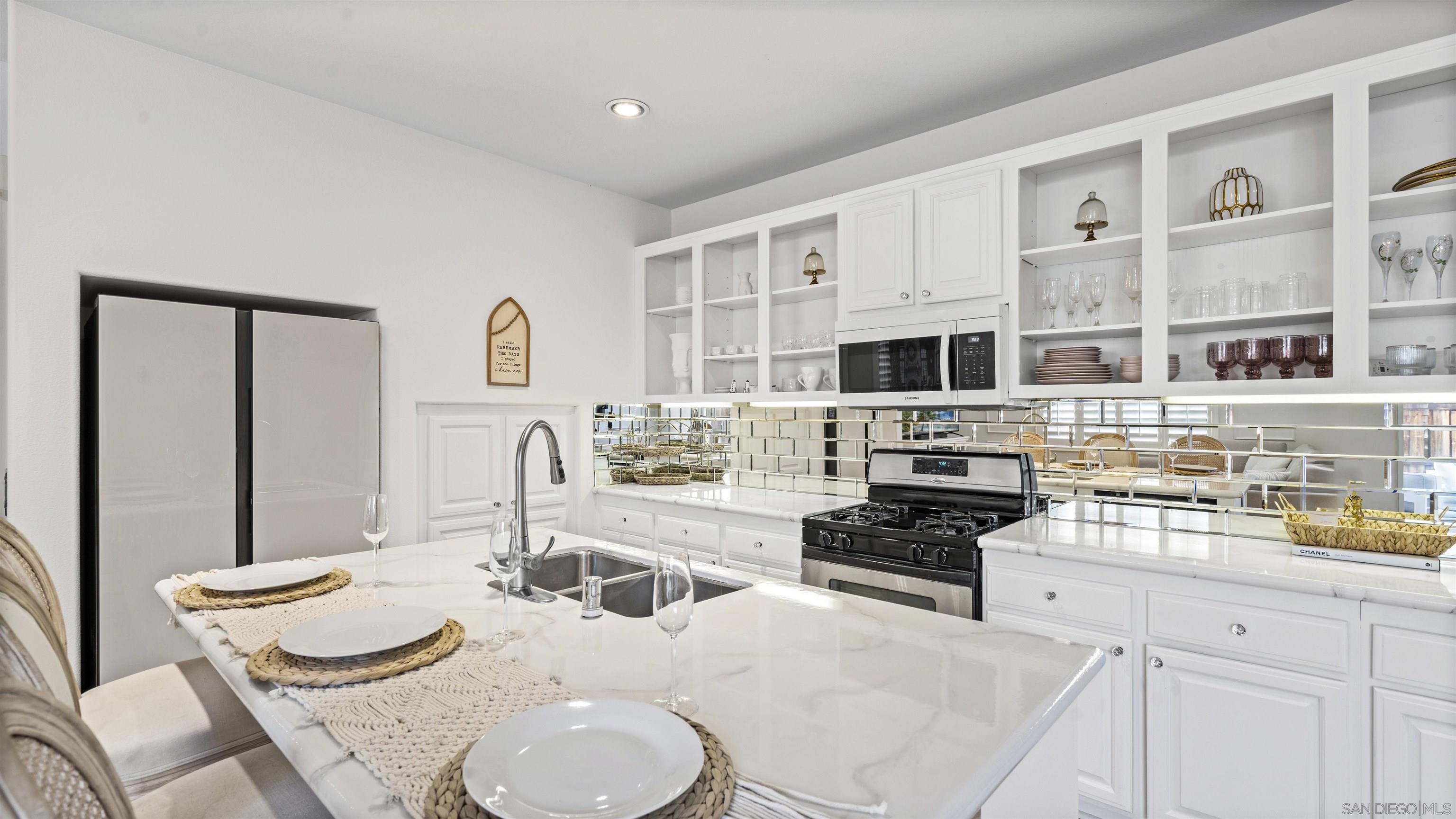 Detail Gallery Image 11 of 29 For 1550  Dusk Sky Lane, Chula Vista,  CA 91915 - 3 Beds | 2/1 Baths