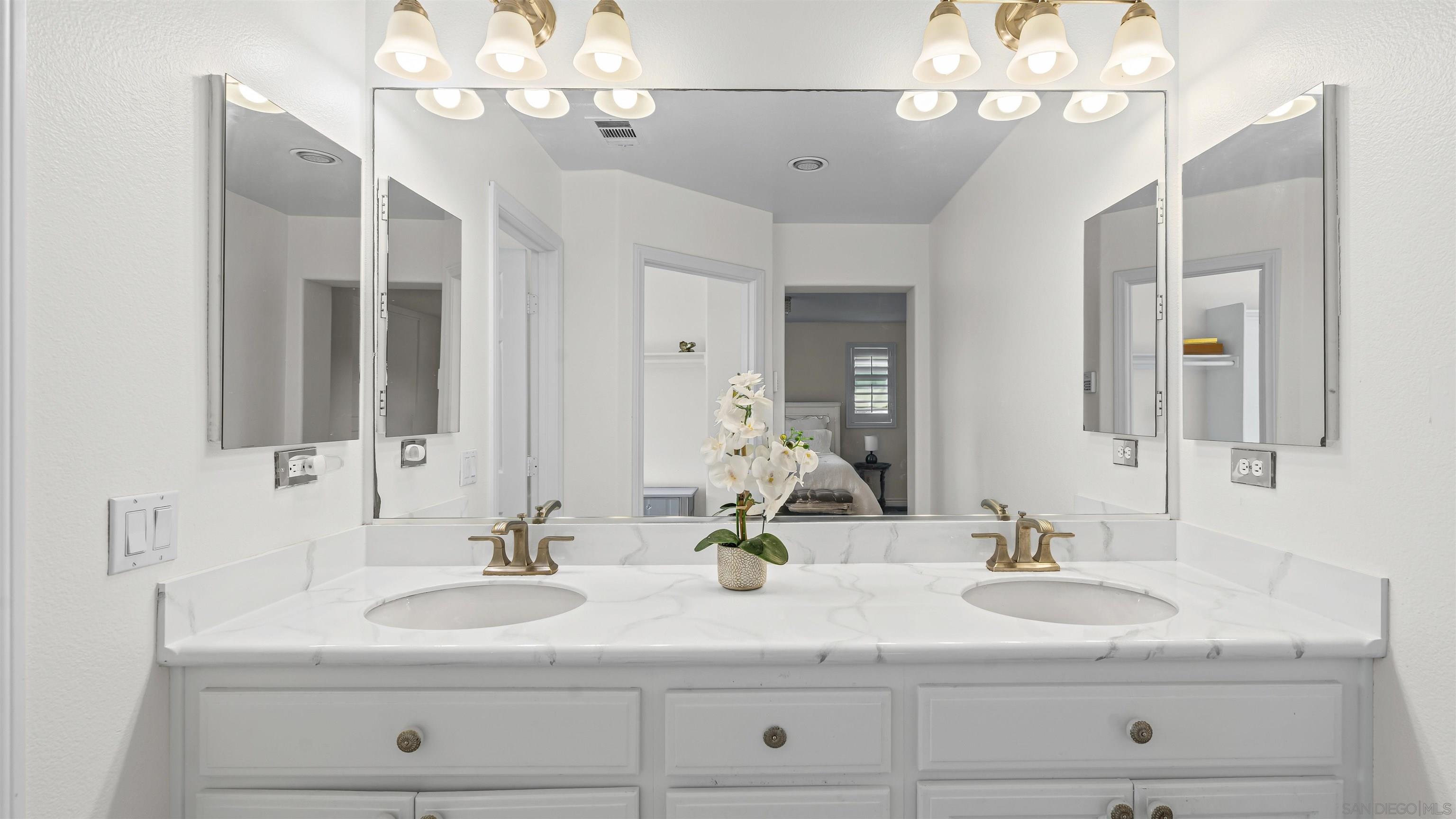 Detail Gallery Image 16 of 29 For 1550  Dusk Sky Lane, Chula Vista,  CA 91915 - 3 Beds | 2/1 Baths