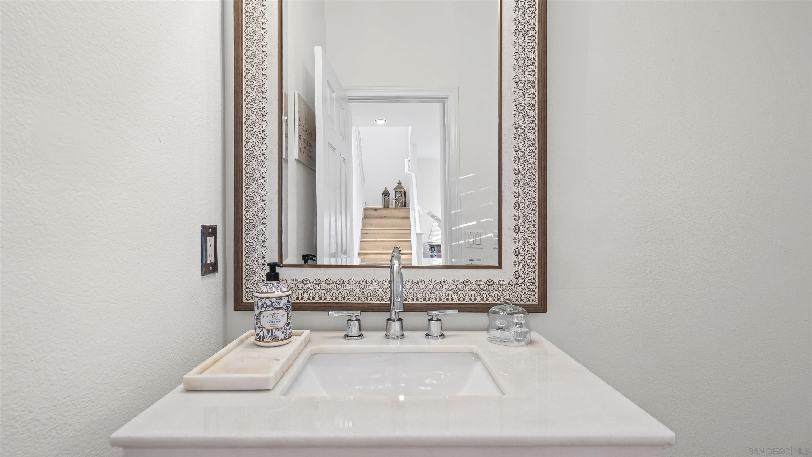 Detail Gallery Image 5 of 29 For 1550  Dusk Sky Lane, Chula Vista,  CA 91915 - 3 Beds | 2/1 Baths