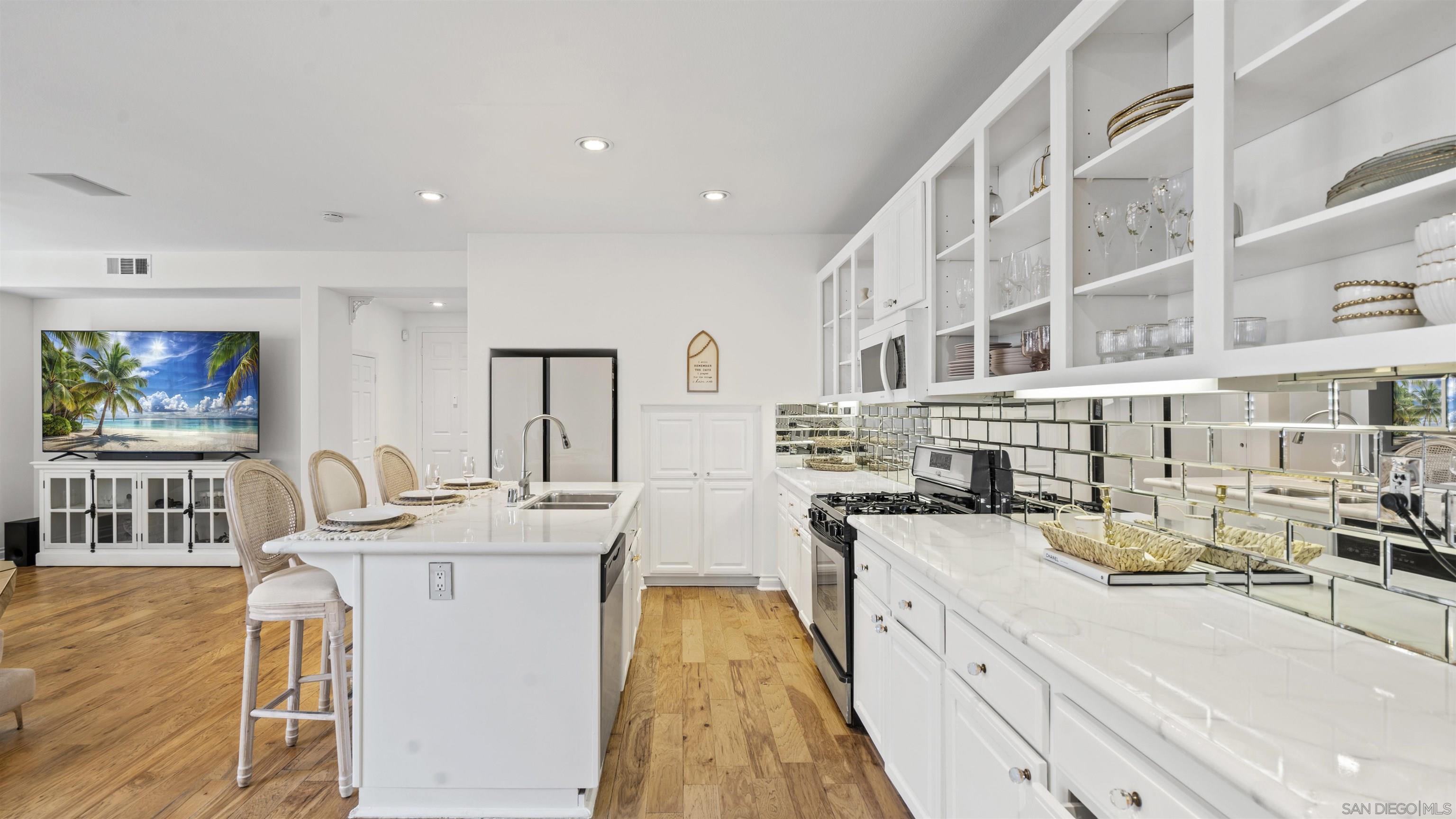 Detail Gallery Image 9 of 29 For 1550  Dusk Sky Lane, Chula Vista,  CA 91915 - 3 Beds | 2/1 Baths