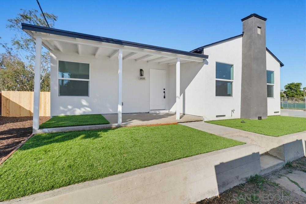 Detail Gallery Image 2 of 35 For 2537 E E 13th St, National City,  CA 91950 - 3 Beds | 2 Baths