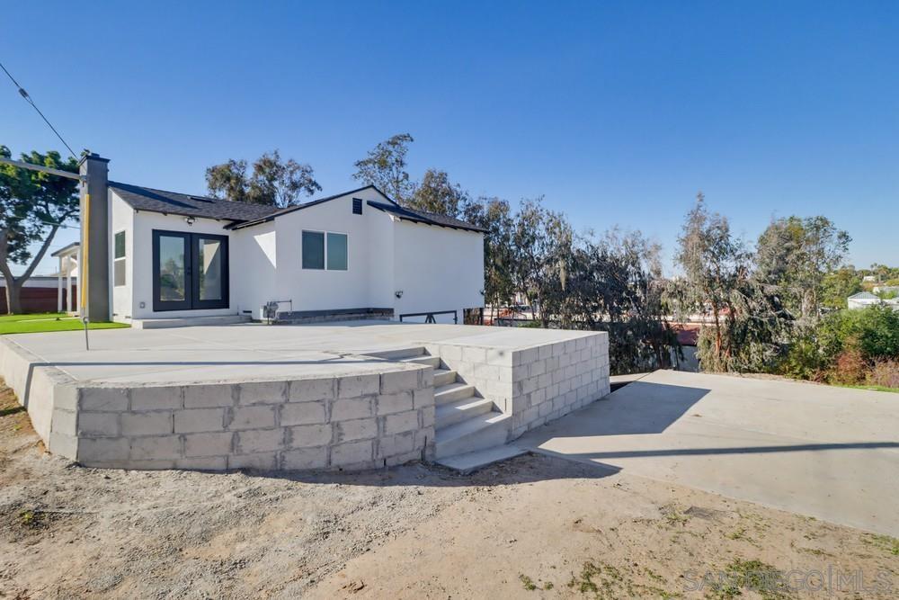 Detail Gallery Image 5 of 35 For 2537 E E 13th St, National City,  CA 91950 - 3 Beds | 2 Baths