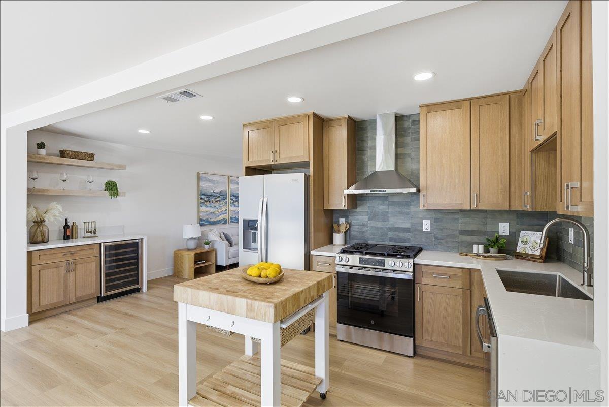 Detail Gallery Image 3 of 21 For 4410  Gila Ave, San Diego,  CA 92117 - 4 Beds | 2 Baths