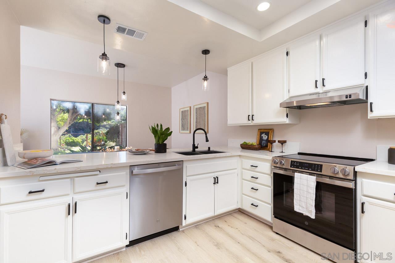 Detail Gallery Image 5 of 26 For 3618  Milford Place, Carlsbad,  CA 92010 - 3 Beds | 2/1 Baths