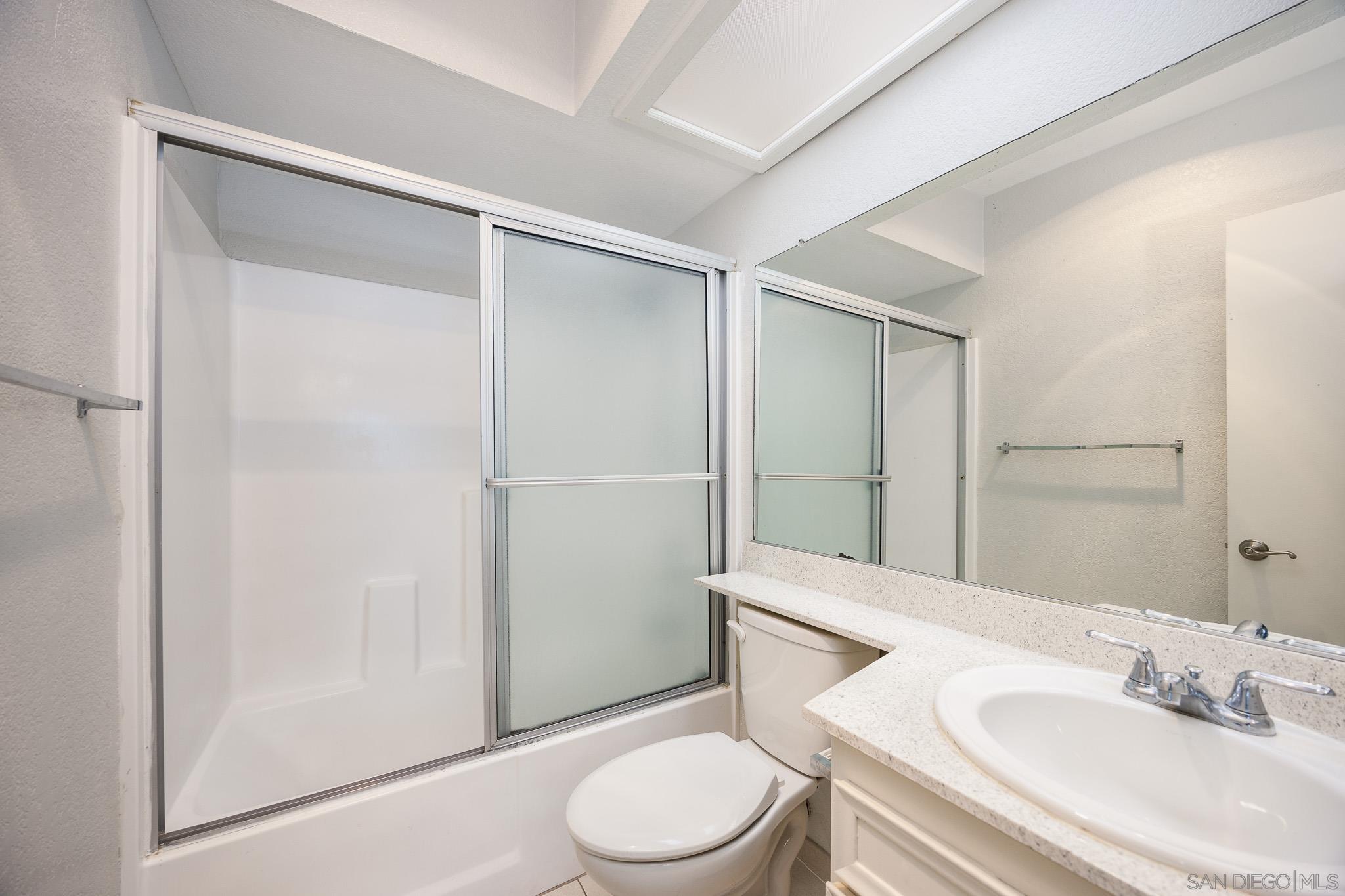 Detail Gallery Image 10 of 26 For 2852  C St  #UNIT 5,  San Diego,  CA 92102 - 2 Beds | 2 Baths