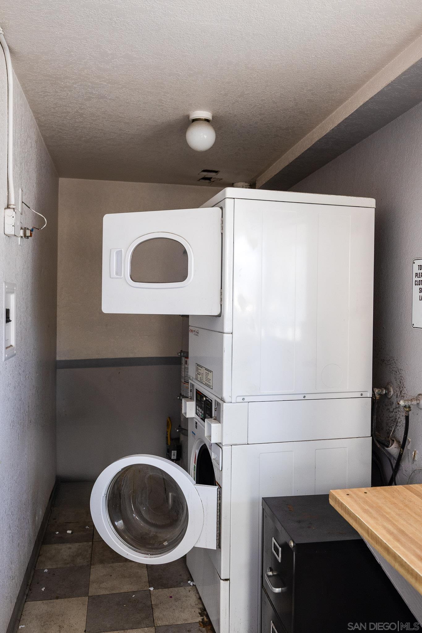 Detail Gallery Image 15 of 26 For 2852  C St  #UNIT 5,  San Diego,  CA 92102 - 2 Beds | 2 Baths