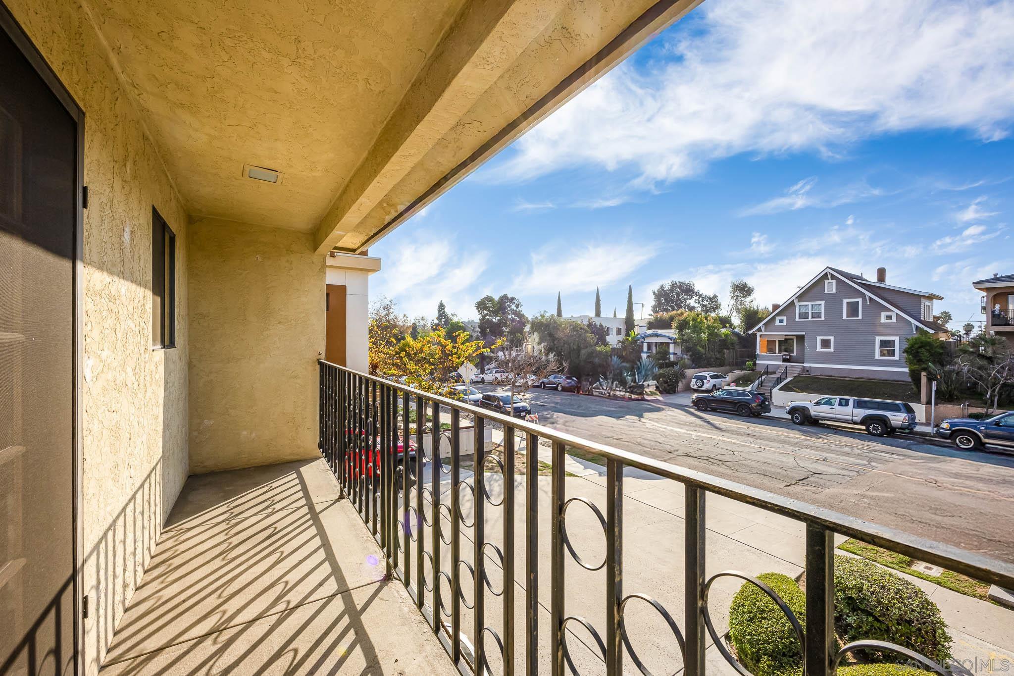 Detail Gallery Image 13 of 26 For 2852  C St  #UNIT 5,  San Diego,  CA 92102 - 2 Beds | 2 Baths