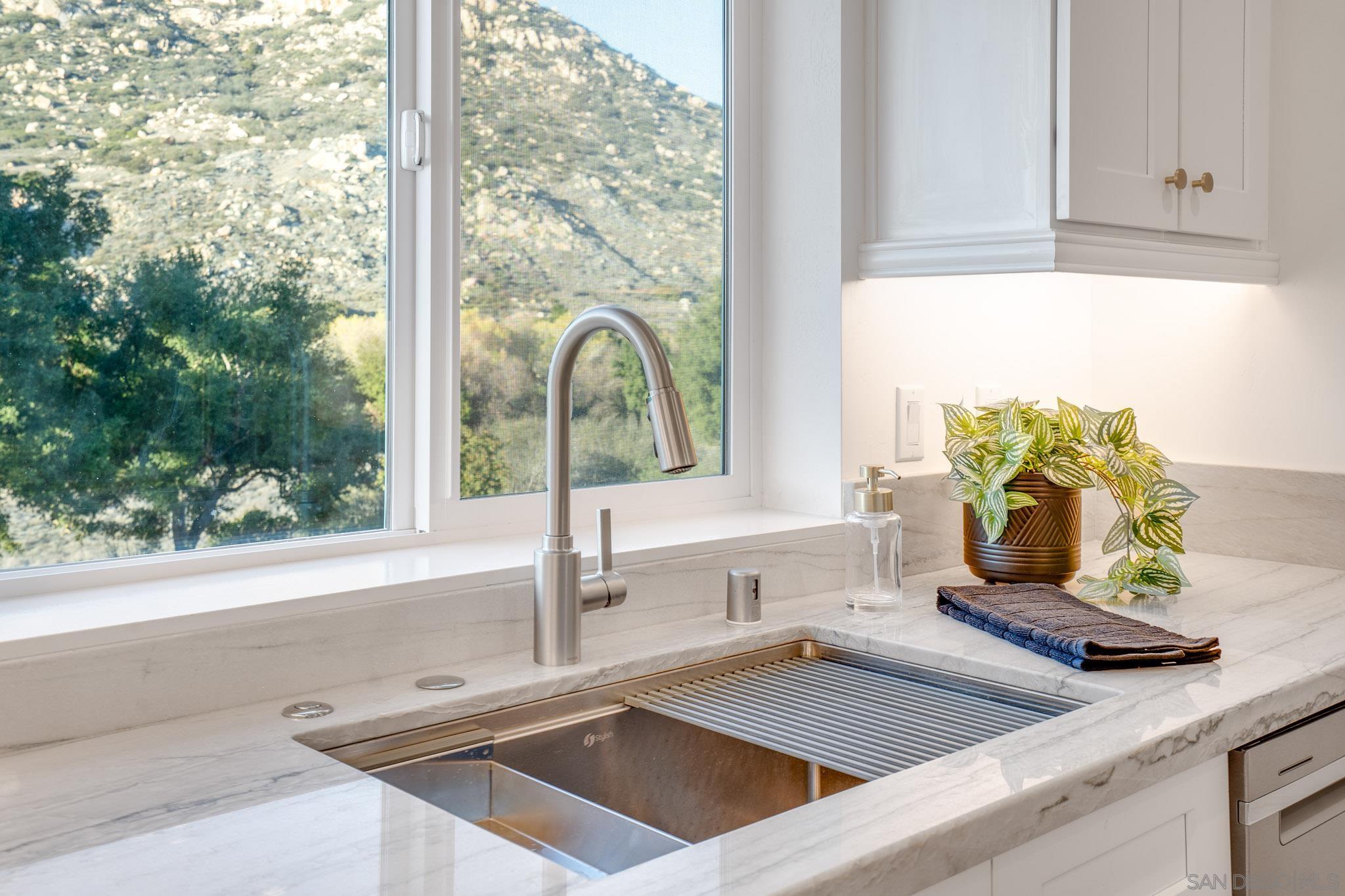 Detail Gallery Image 11 of 45 For 22916  Tombill Rd, Ramona,  CA 92065 - 3 Beds | 2/1 Baths