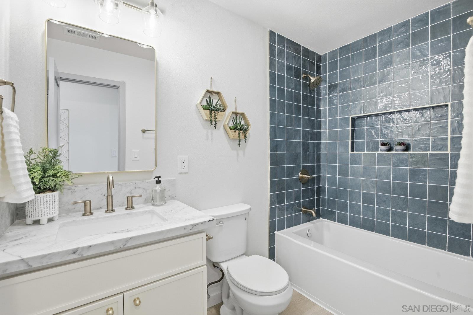 Detail Gallery Image 15 of 33 For 8702  Glenhaven St, San Diego,  CA 92123 - 3 Beds | 2 Baths