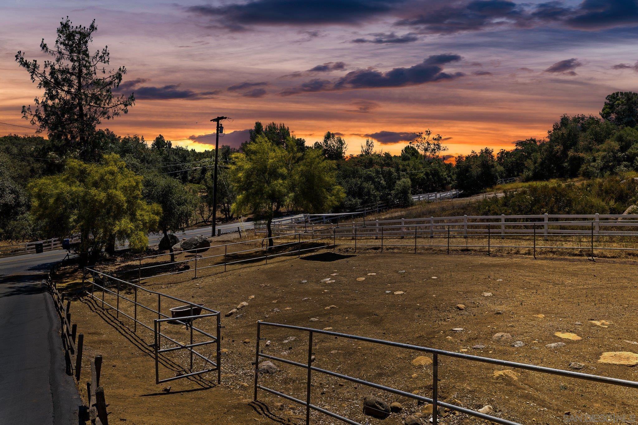 Detail Gallery Image 2 of 55 For 2686  via Viejas, Alpine,  CA 91901 - 4 Beds | 3 Baths