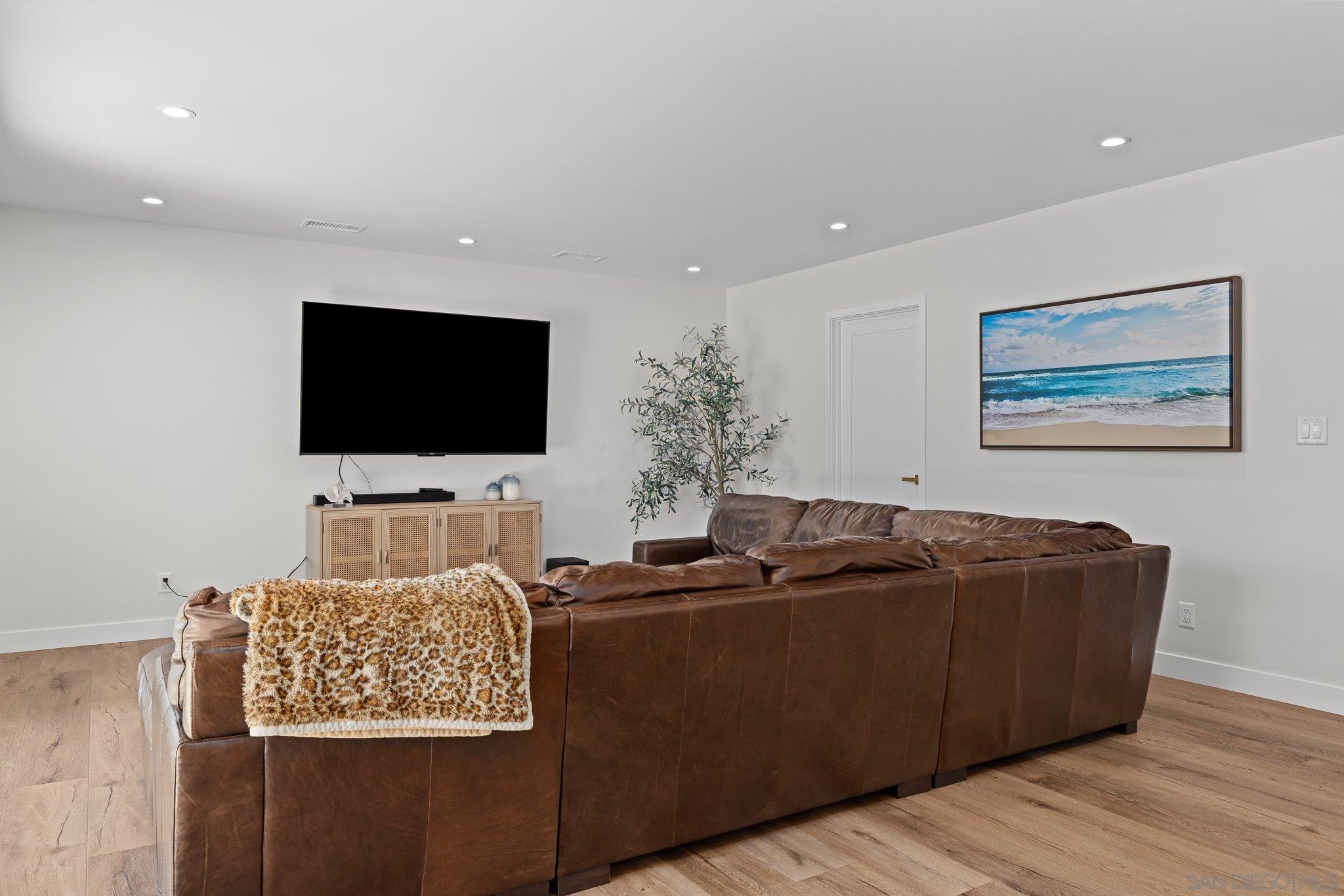 Detail Gallery Image 13 of 55 For 2686  via Viejas, Alpine,  CA 91901 - 4 Beds | 3 Baths