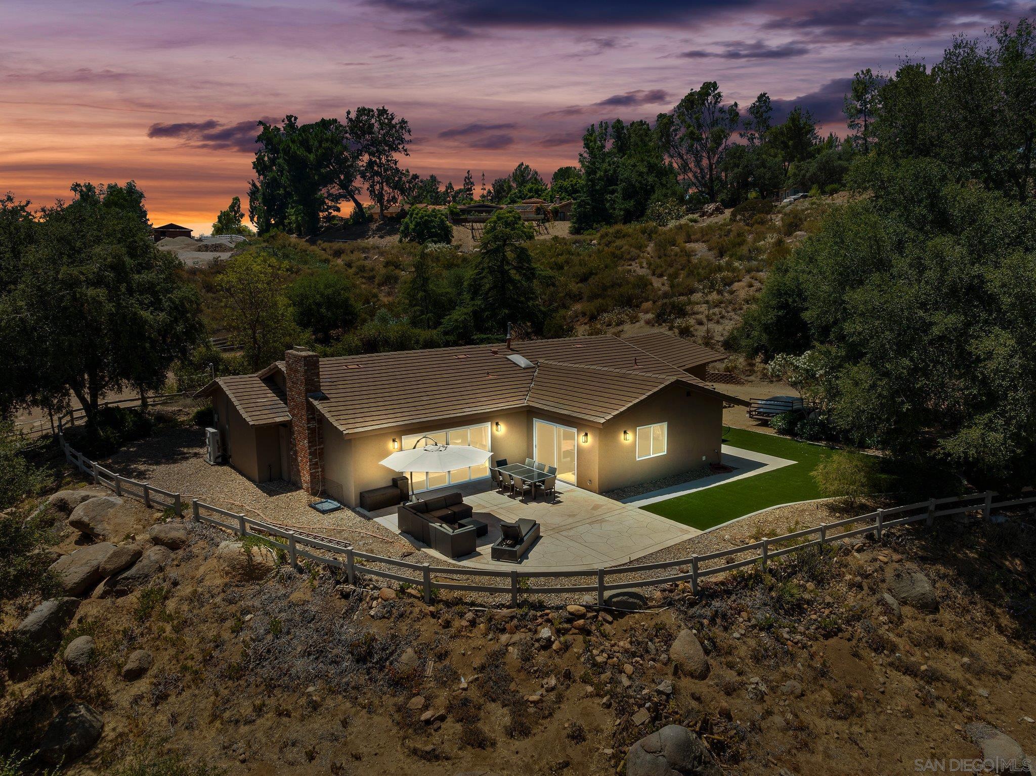 Detail Gallery Image 3 of 55 For 2686  via Viejas, Alpine,  CA 91901 - 4 Beds | 3 Baths