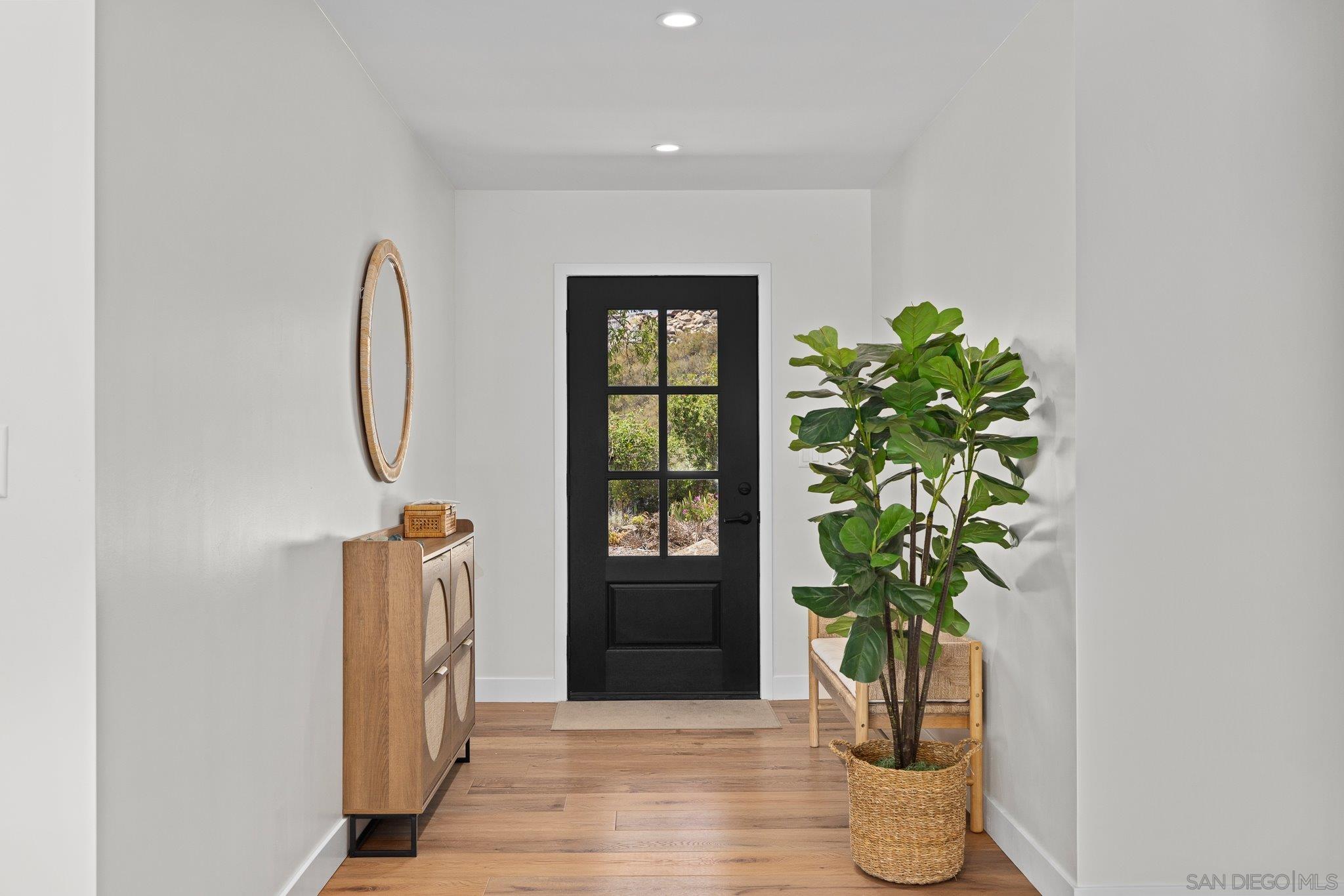 Detail Gallery Image 4 of 55 For 2686  via Viejas, Alpine,  CA 91901 - 4 Beds | 3 Baths