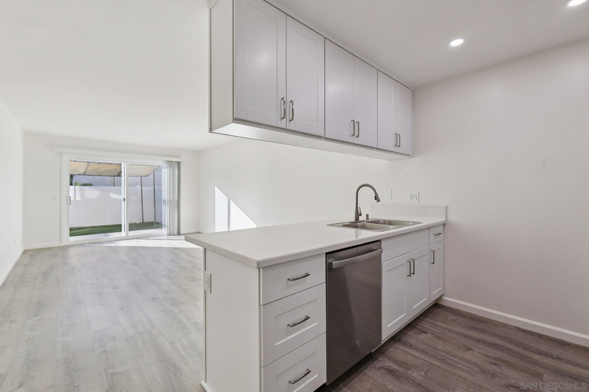 Detail Gallery Image 9 of 34 For 8034  Linda Vista Rd  1s,  San Diego,  CA 92111 - 1 Beds | 1 Baths