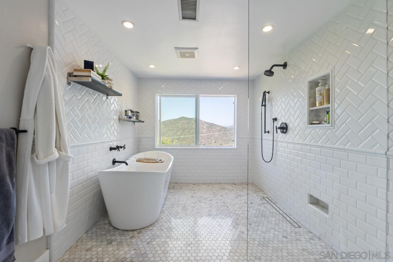 Detail Gallery Image 22 of 58 For 17924  Saint Andrews Dr, Poway,  CA 92064 - 5 Beds | 3/1 Baths