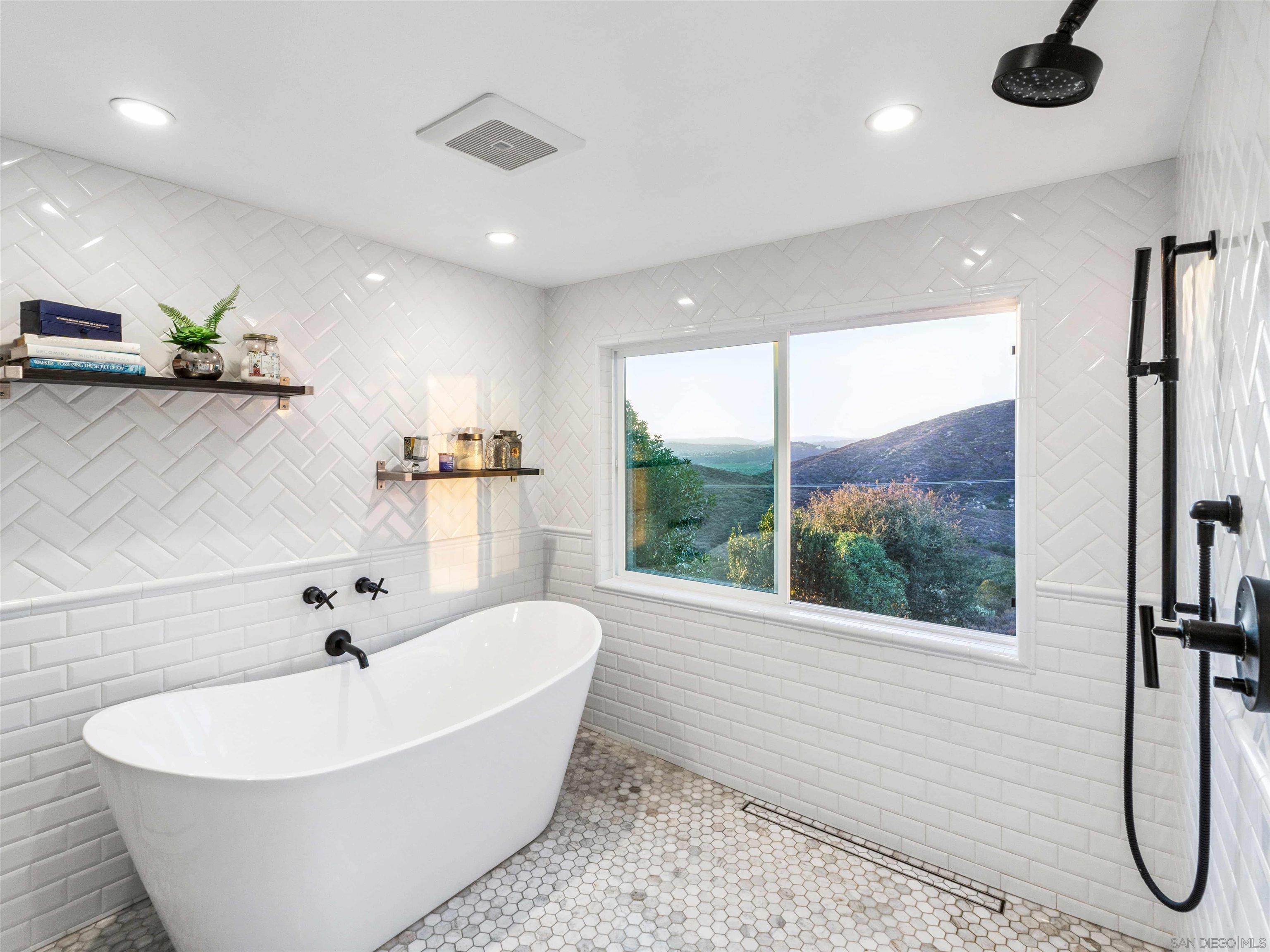 Detail Gallery Image 23 of 58 For 17924  Saint Andrews Dr, Poway,  CA 92064 - 5 Beds | 3/1 Baths