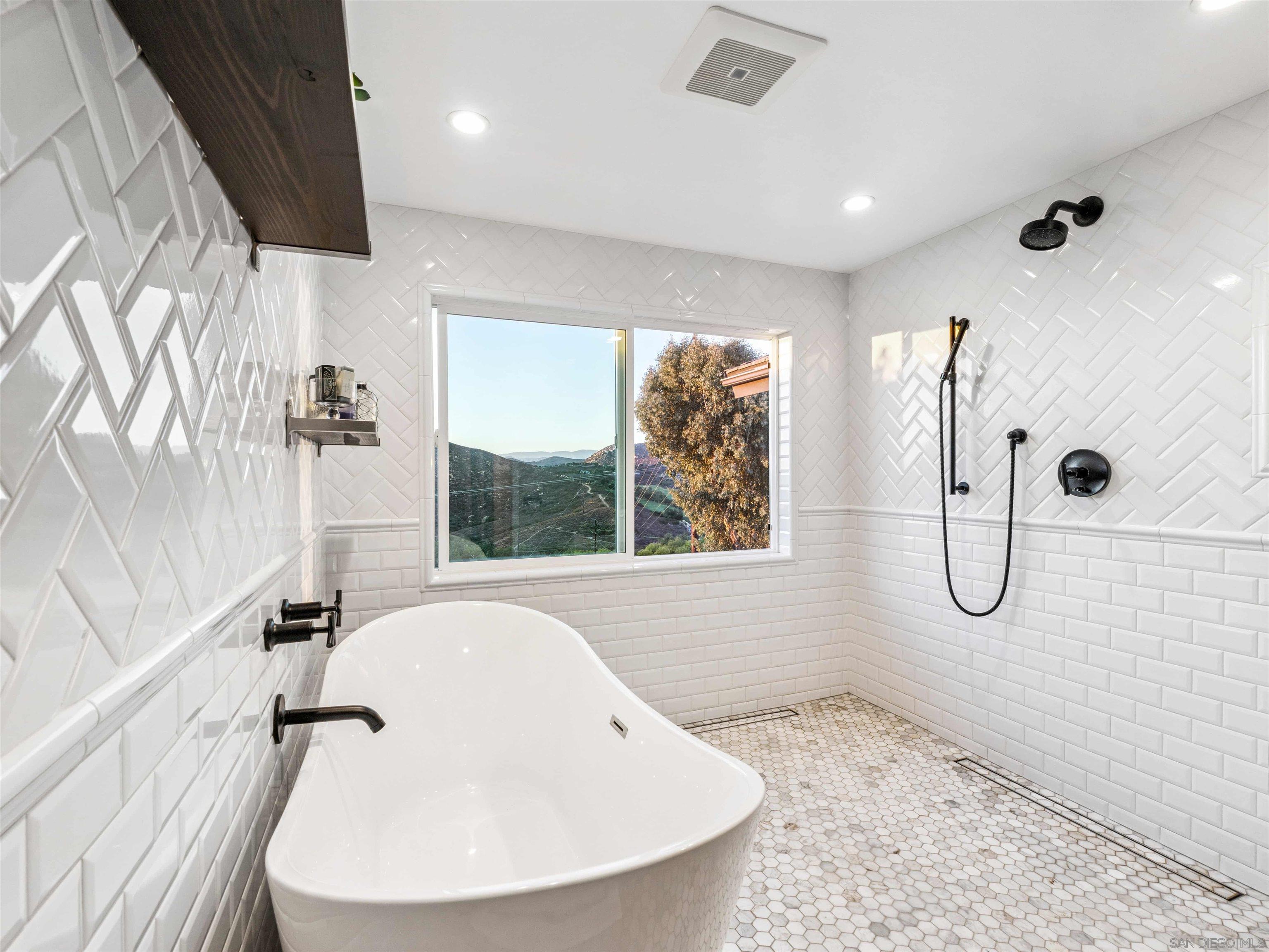 Detail Gallery Image 24 of 58 For 17924  Saint Andrews Dr, Poway,  CA 92064 - 5 Beds | 3/1 Baths