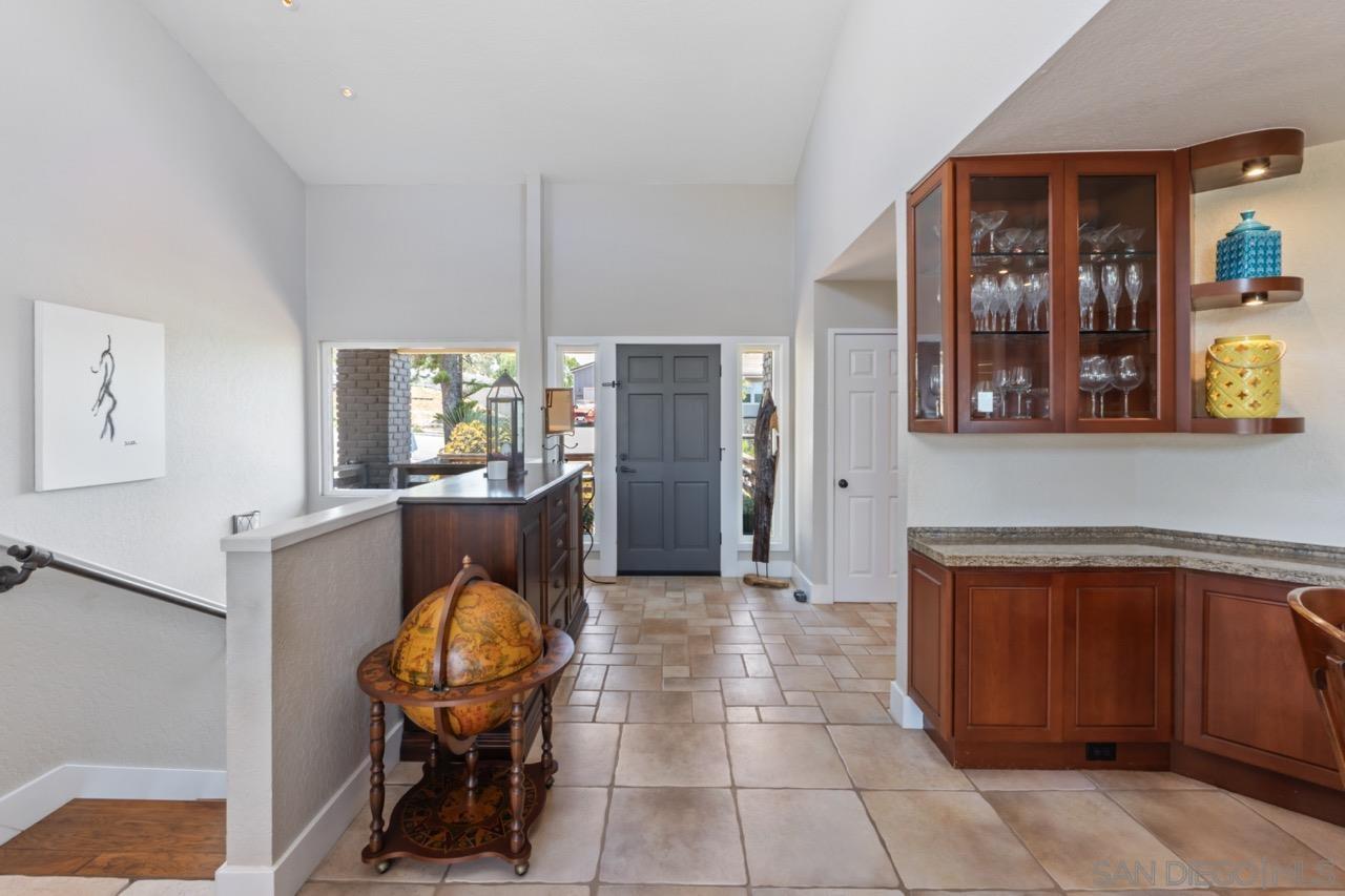 Detail Gallery Image 5 of 58 For 17924  Saint Andrews Dr, Poway,  CA 92064 - 5 Beds | 3/1 Baths