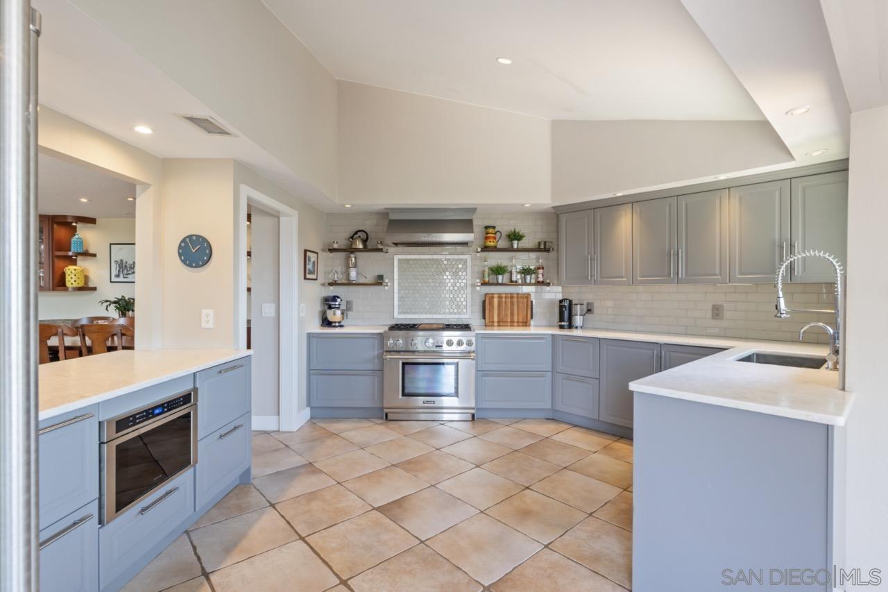 Detail Gallery Image 7 of 58 For 17924  Saint Andrews Dr, Poway,  CA 92064 - 5 Beds | 3/1 Baths