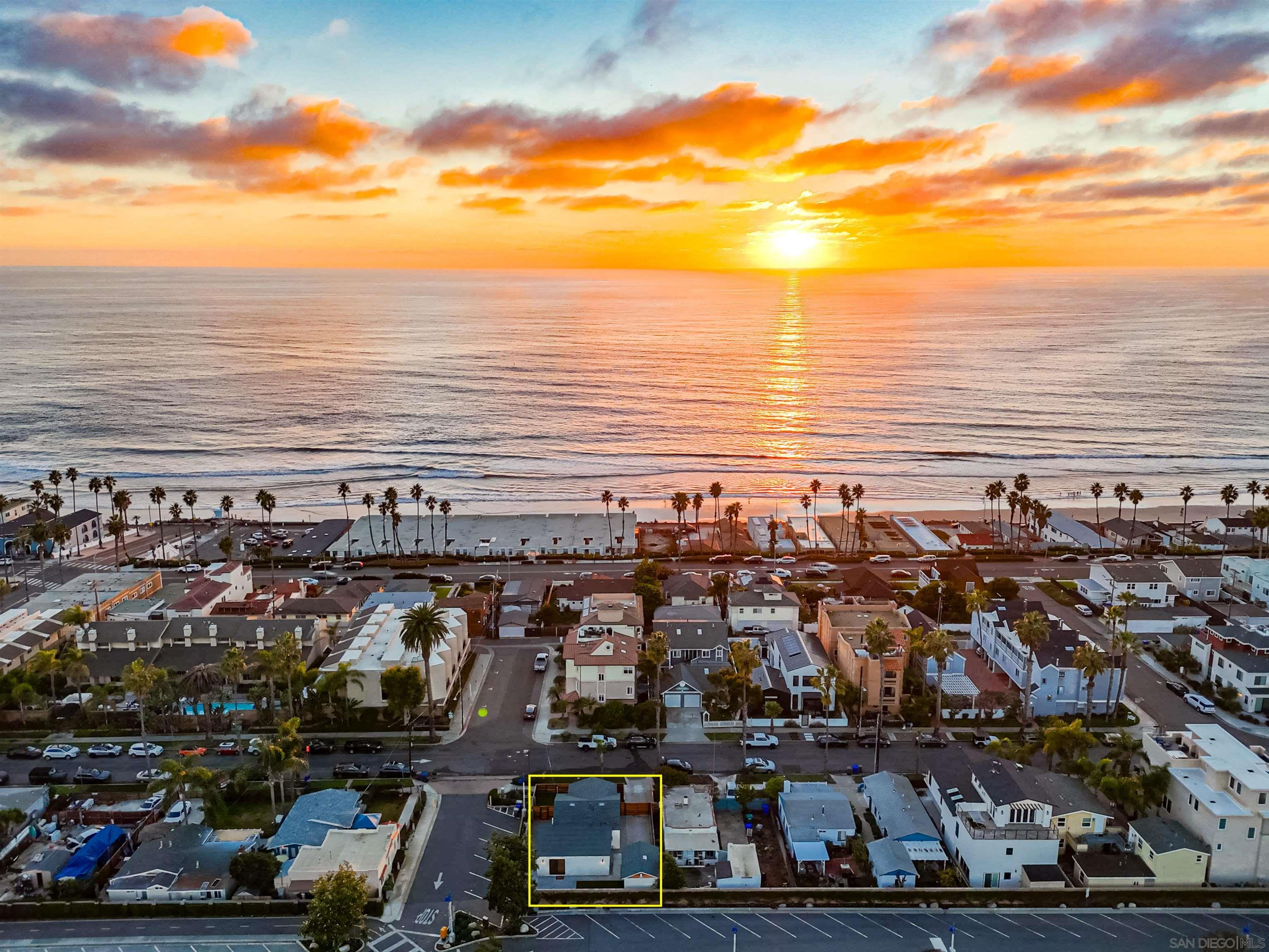Detail Gallery Image 3 of 29 For 622  S Myers Street, Oceanside,  CA 92054 - 3 Beds | 2 Baths