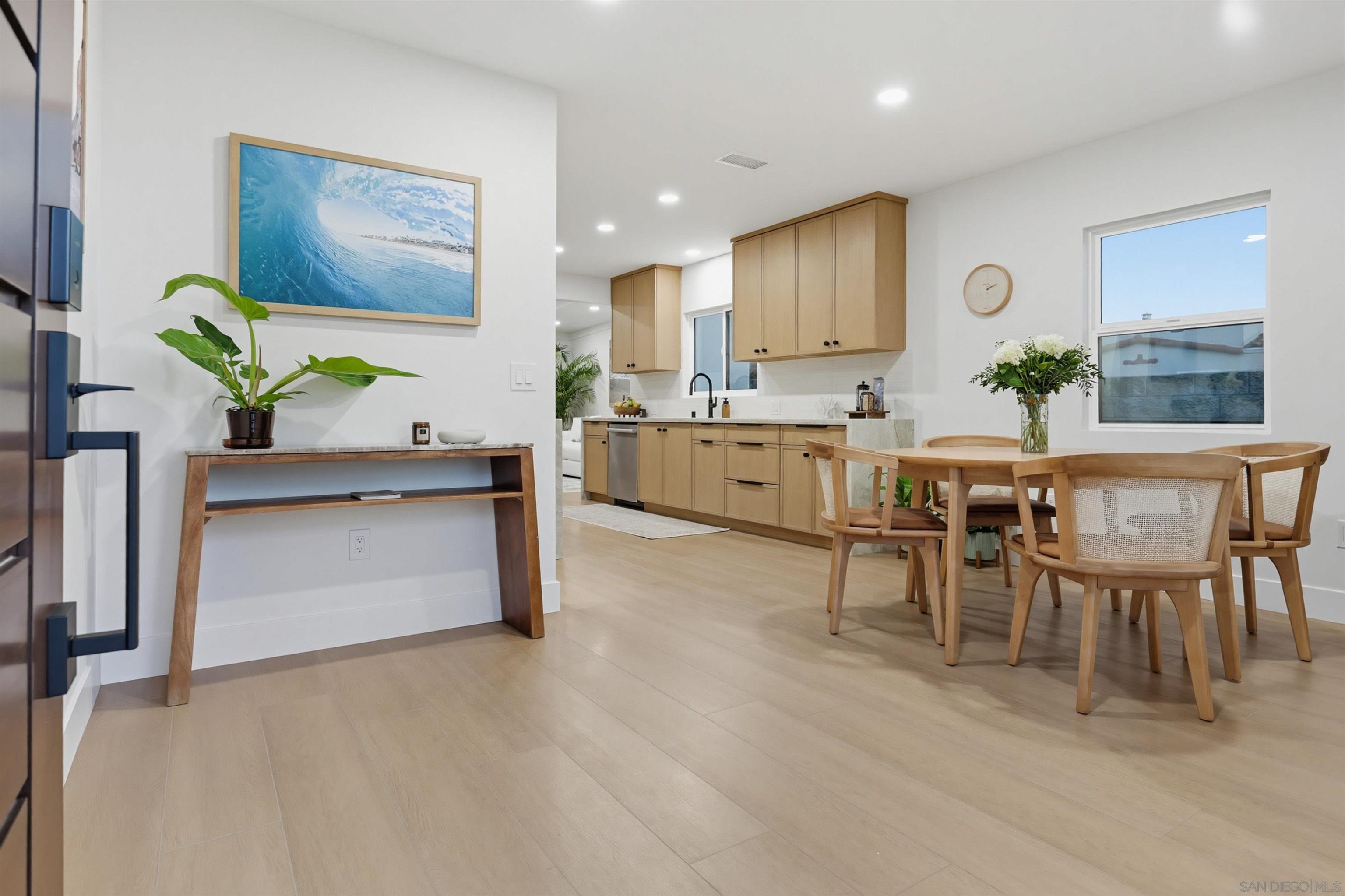 Detail Gallery Image 4 of 29 For 622  S Myers Street, Oceanside,  CA 92054 - 3 Beds | 2 Baths