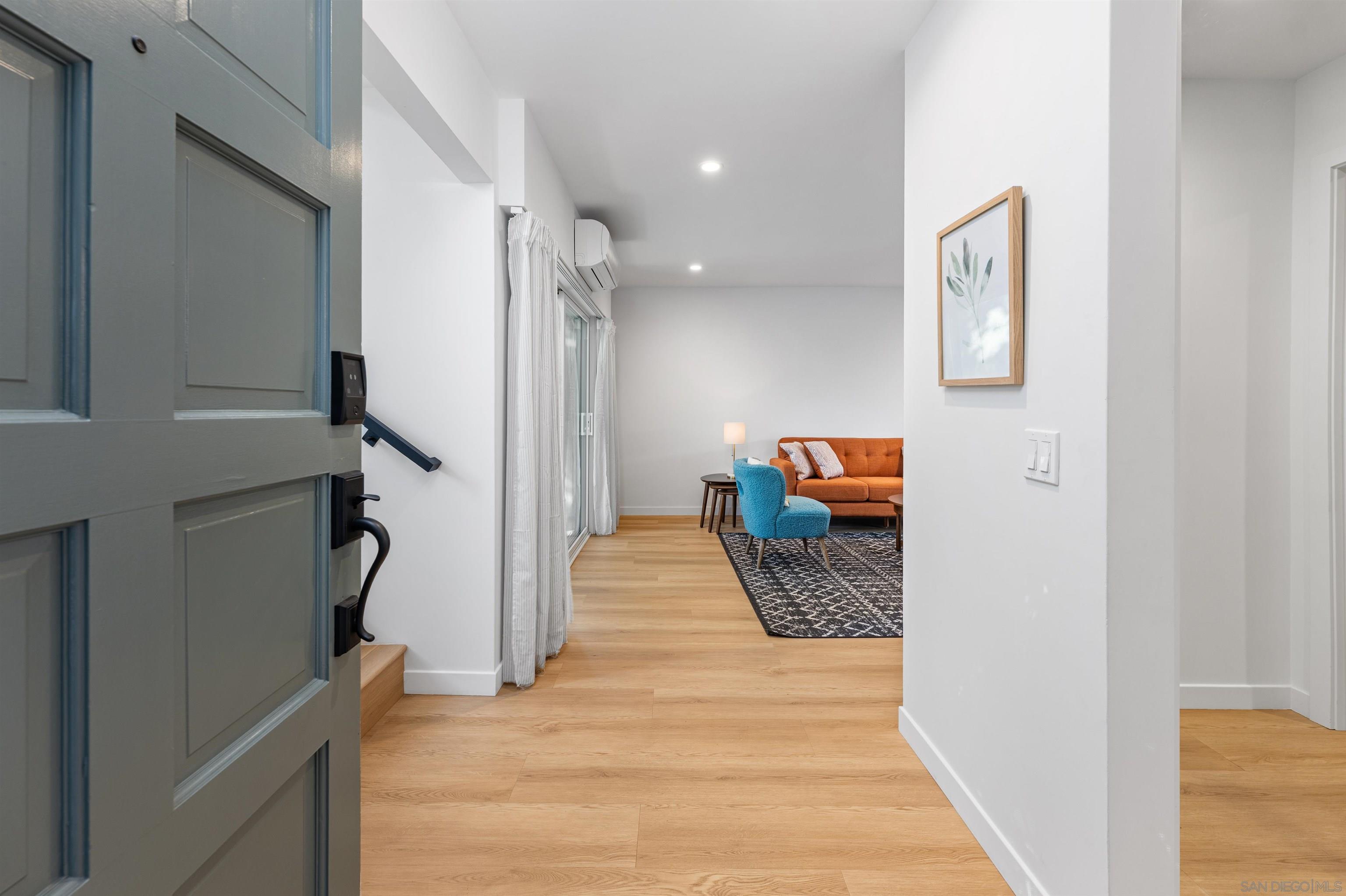 Detail Gallery Image 4 of 39 For 7049  Park Mesa Way  #90,  San Diego,  CA 92111 - 2 Beds | 2/1 Baths