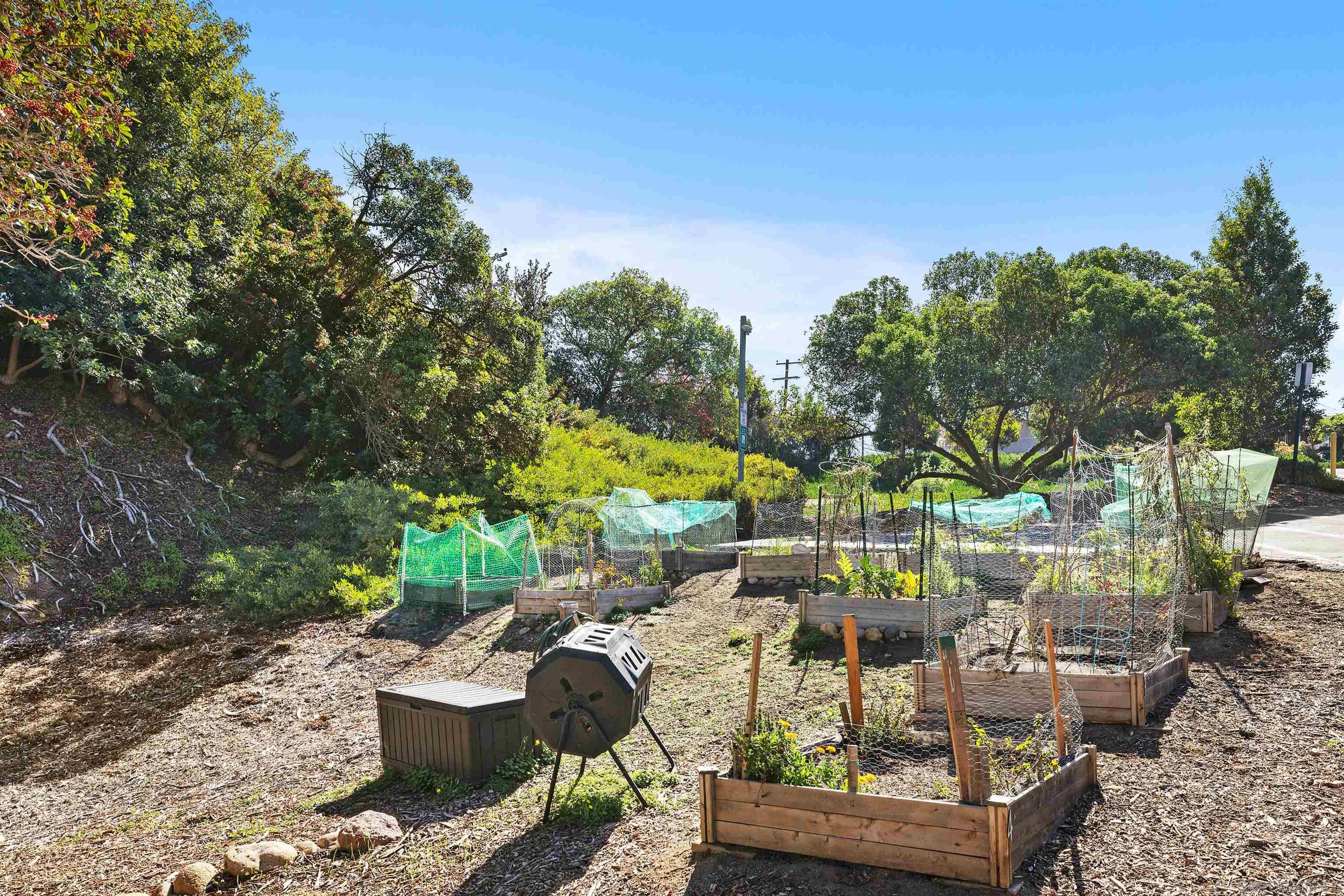 Detail Gallery Image 34 of 39 For 7049  Park Mesa Way  #90,  San Diego,  CA 92111 - 2 Beds | 2/1 Baths