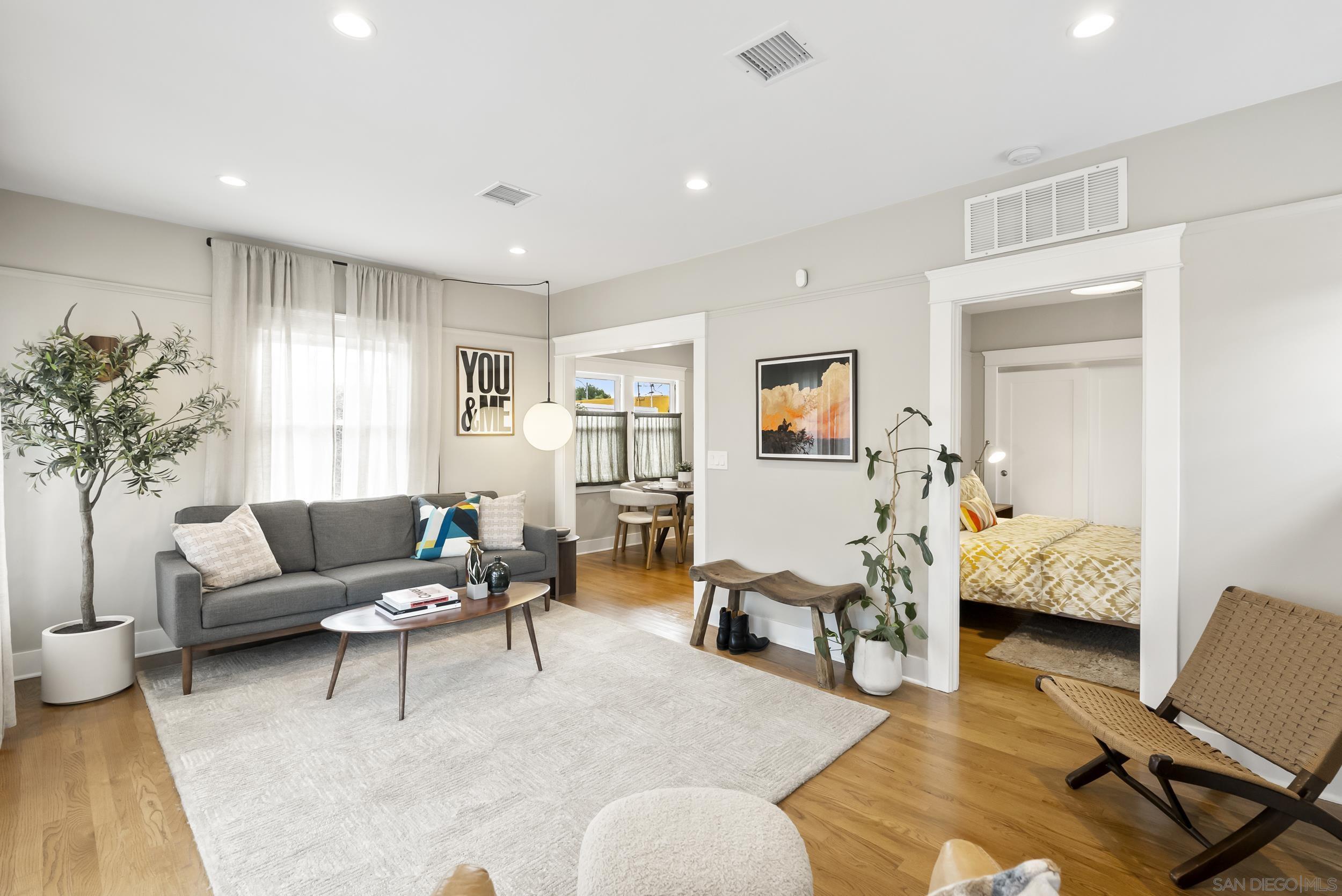 Detail Gallery Image 4 of 26 For 3257  Dwight St, San Diego,  CA 92104 - 3 Beds | 2 Baths