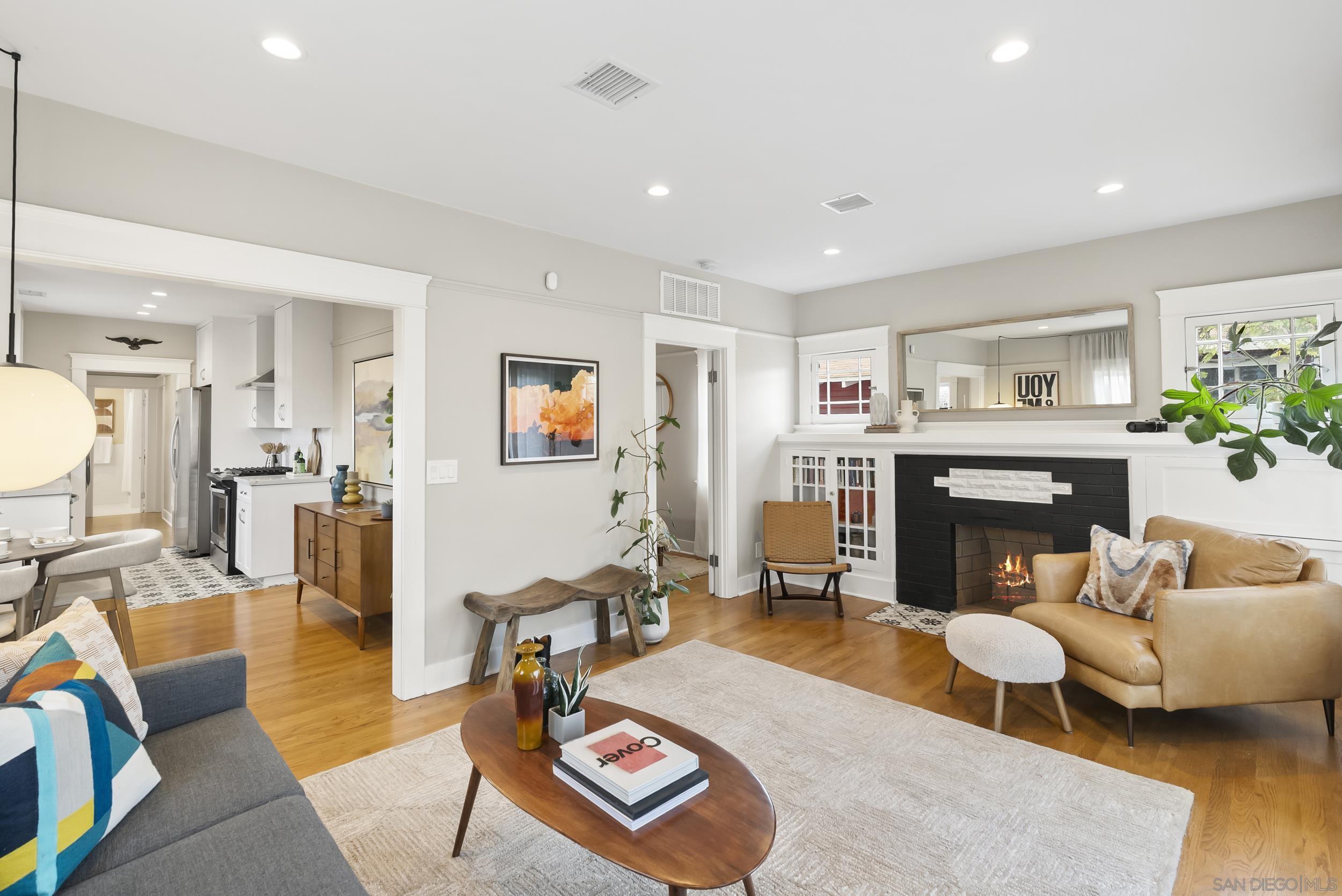 Detail Gallery Image 7 of 26 For 3257  Dwight St, San Diego,  CA 92104 - 3 Beds | 2 Baths