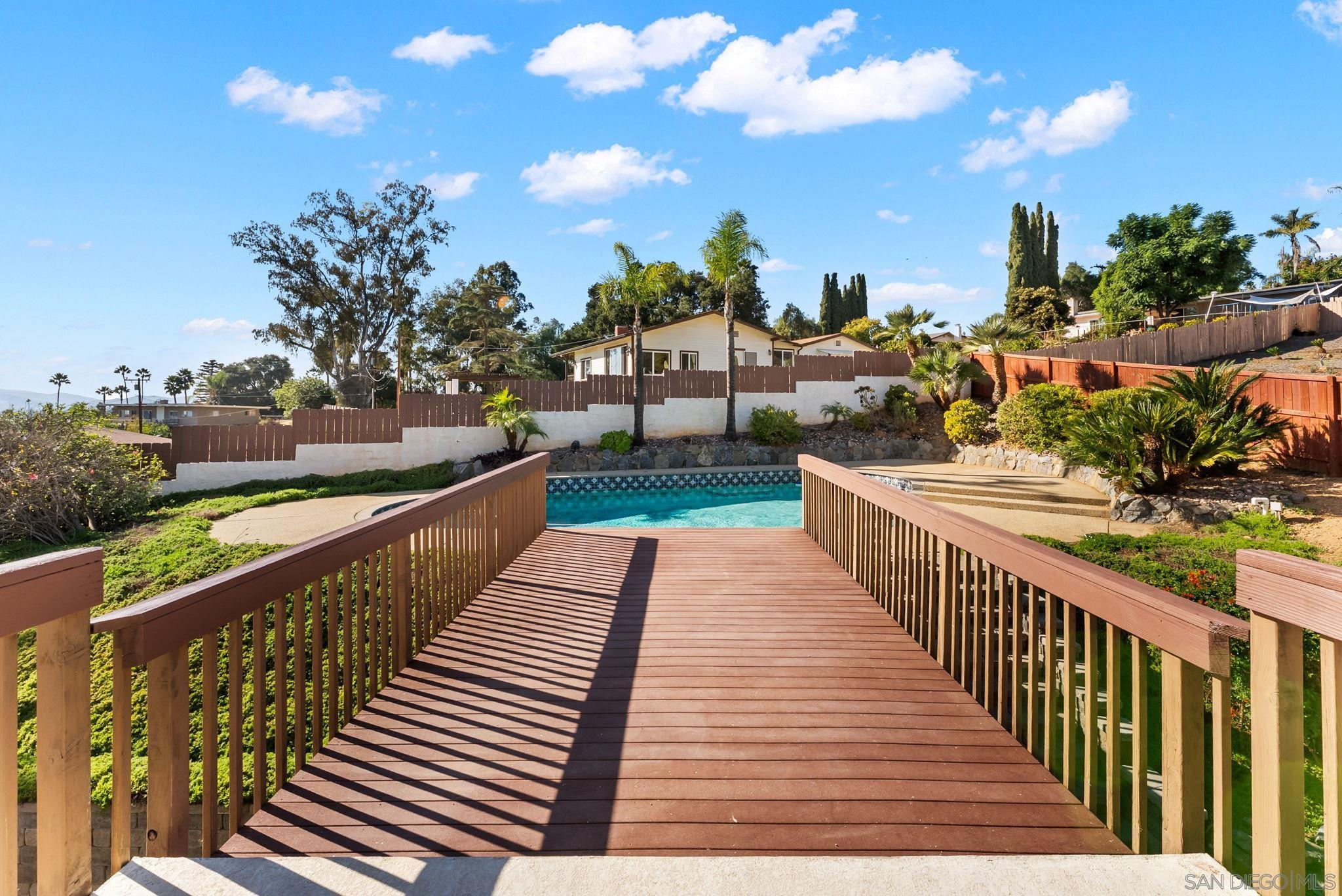 Detail Gallery Image 35 of 48 For 1509  Rimrock Dr, Escondido,  CA 92027 - 4 Beds | 3 Baths