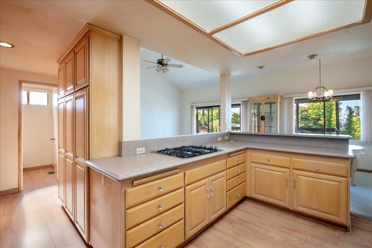 Detail Gallery Image 19 of 51 For 3365  Seacrest Dr, Carlsbad,  CA 92008 - 3 Beds | 2/1 Baths