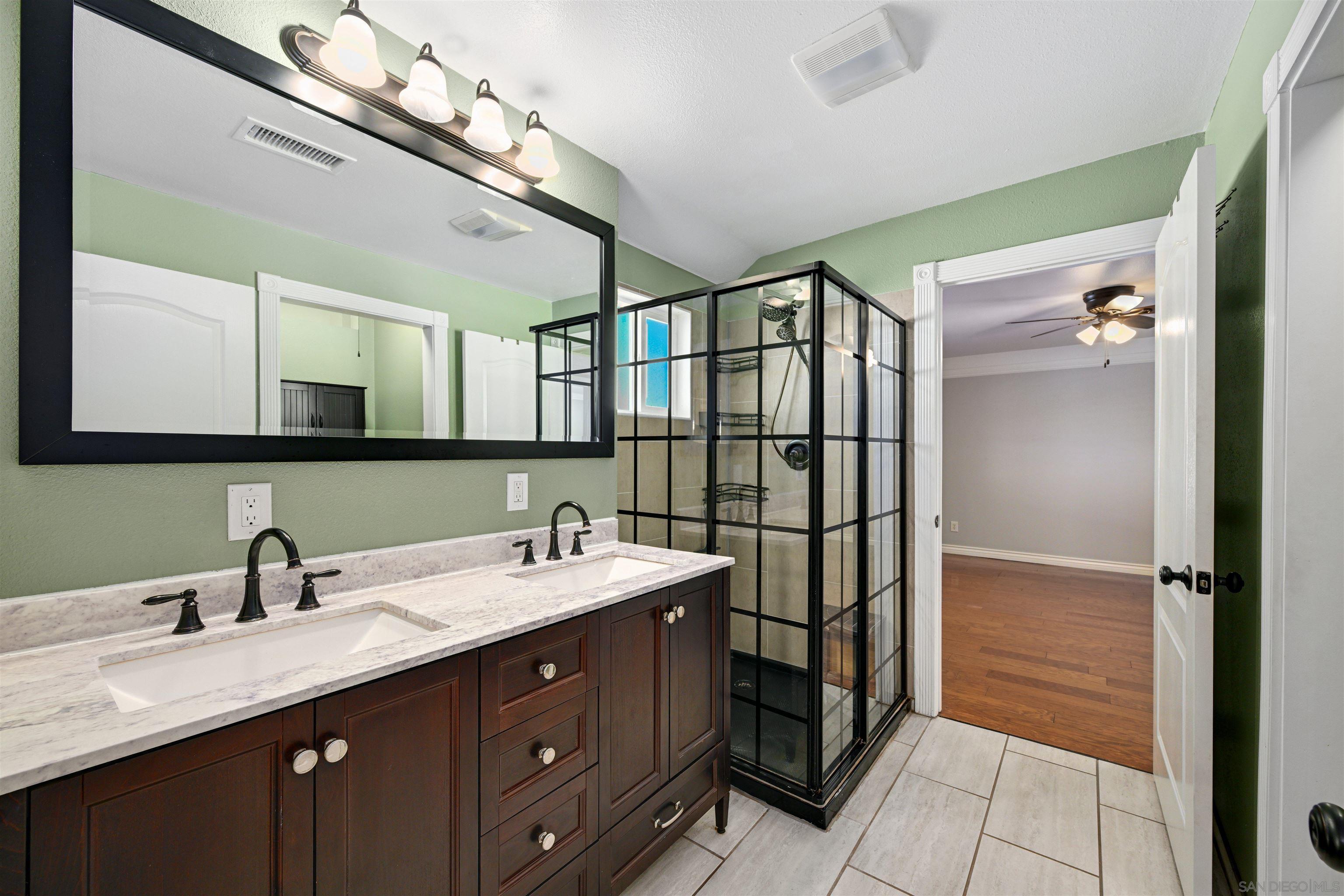 Detail Gallery Image 11 of 24 For 1915  Englewood Dr., Lemon Grove,  CA 91945 - 2 Beds | 1 Baths