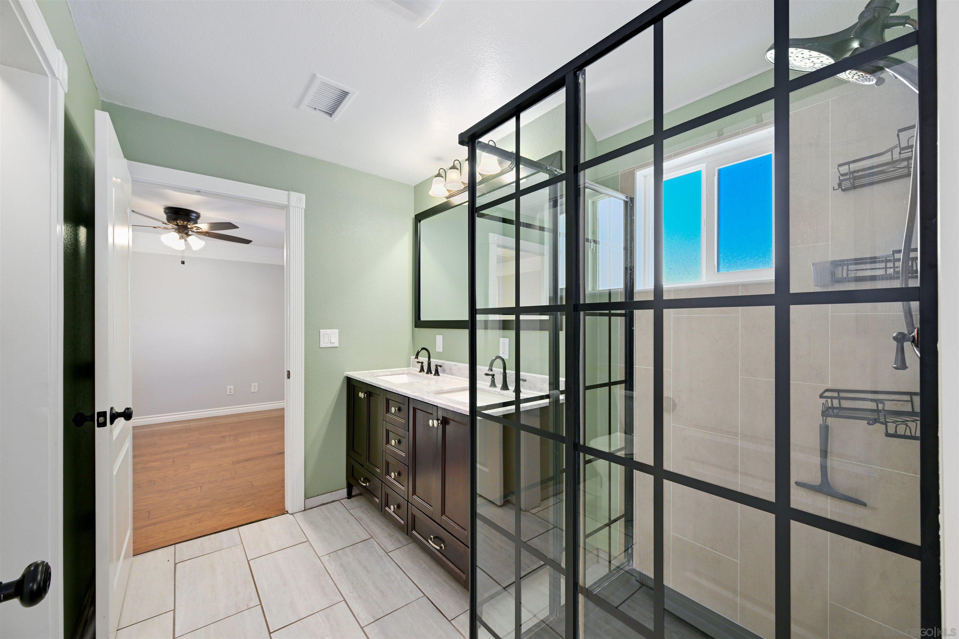 Detail Gallery Image 12 of 24 For 1915  Englewood Dr., Lemon Grove,  CA 91945 - 2 Beds | 1 Baths