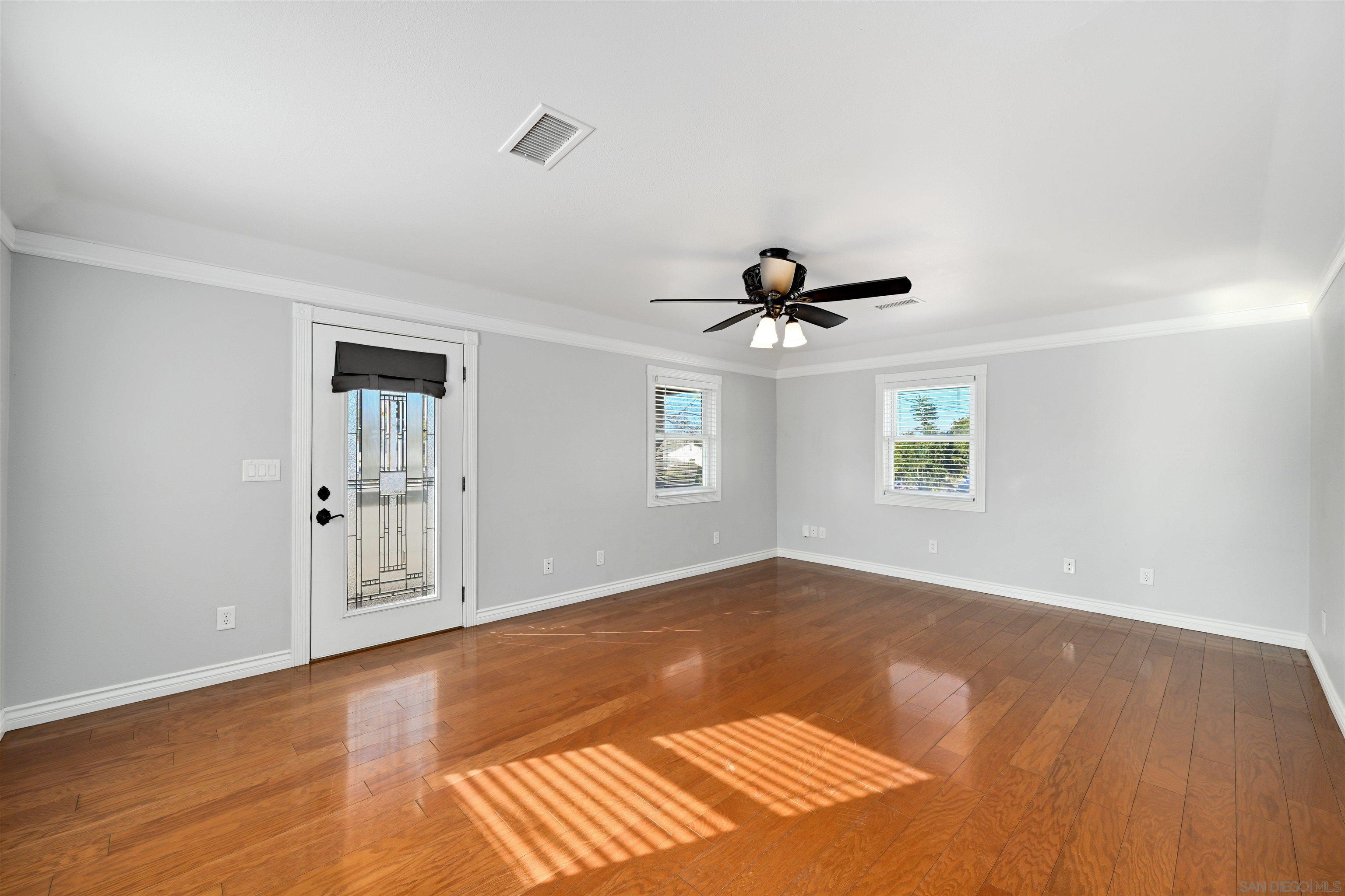 Detail Gallery Image 3 of 24 For 1915  Englewood Dr., Lemon Grove,  CA 91945 - 2 Beds | 1 Baths