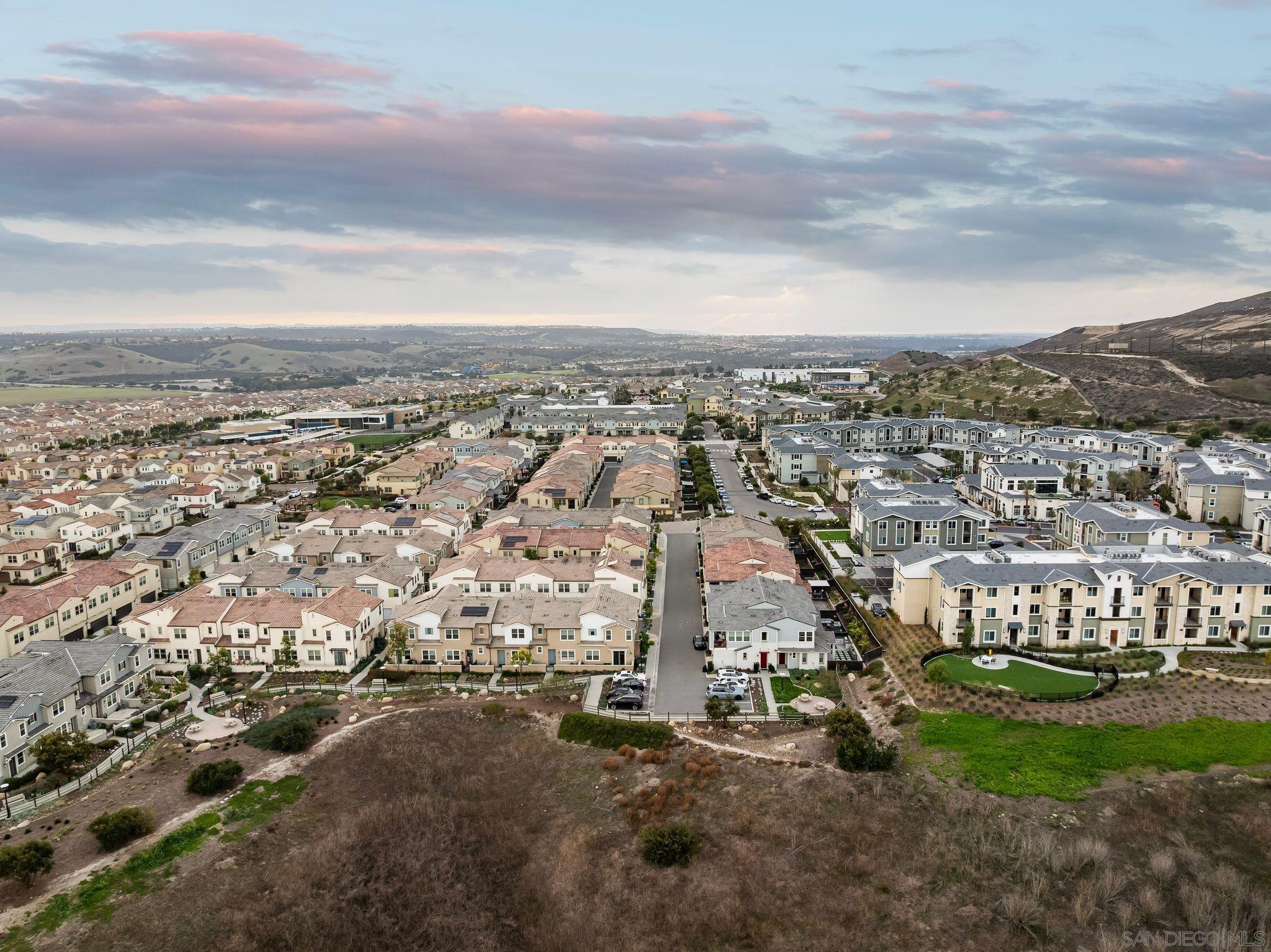 Detail Gallery Image 27 of 31 For 1935  Avenida Citron  #109,  Chula Vista,  CA 91913 - 3 Beds | 2/1 Baths