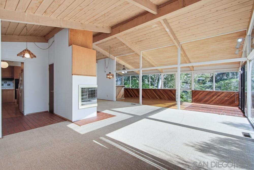 Detail Gallery Image 15 of 47 For 6121  La Pintura, La Jolla,  CA 92037 - 5 Beds | 3 Baths