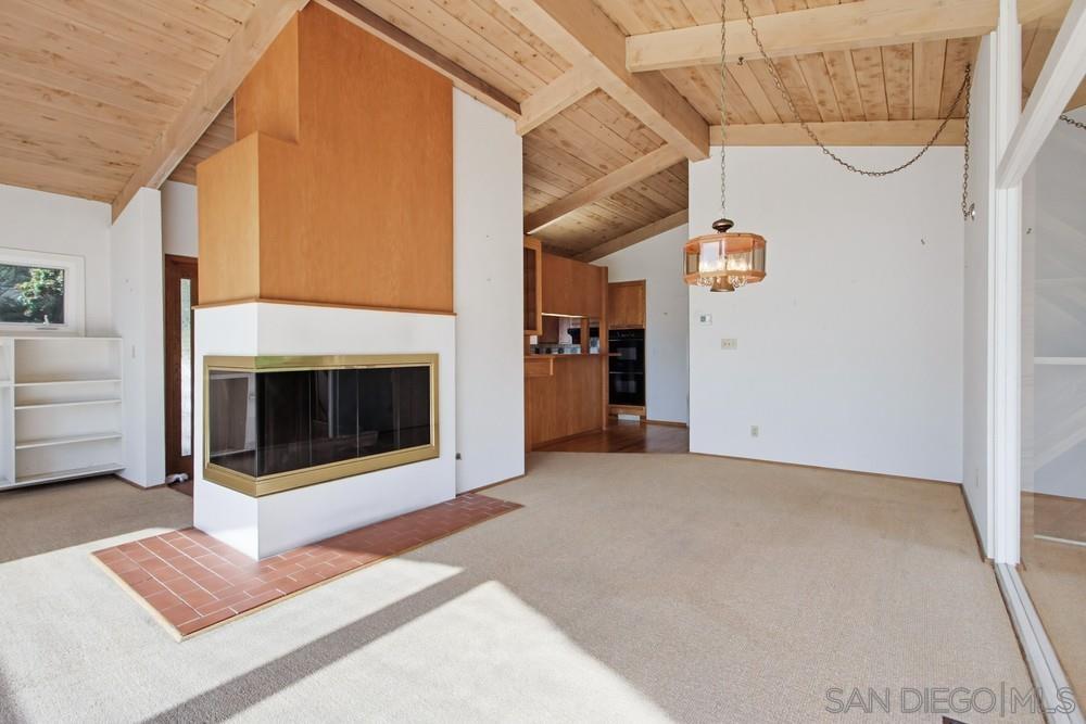 Detail Gallery Image 19 of 47 For 6121  La Pintura, La Jolla,  CA 92037 - 5 Beds | 3 Baths