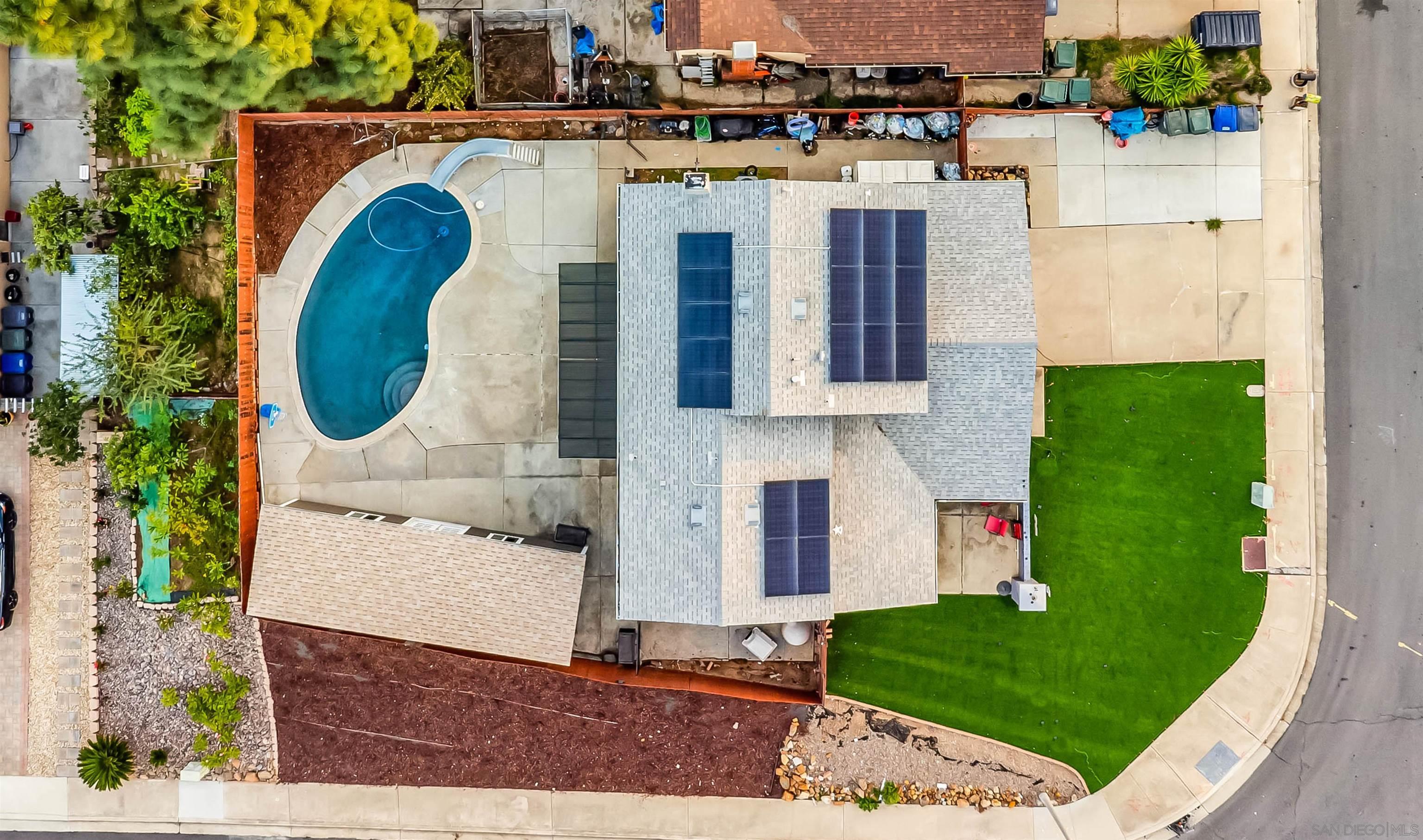 Detail Gallery Image 3 of 42 For 341  Paraiso Ave, Spring Valley,  CA 91977 - 4 Beds | 2/1 Baths