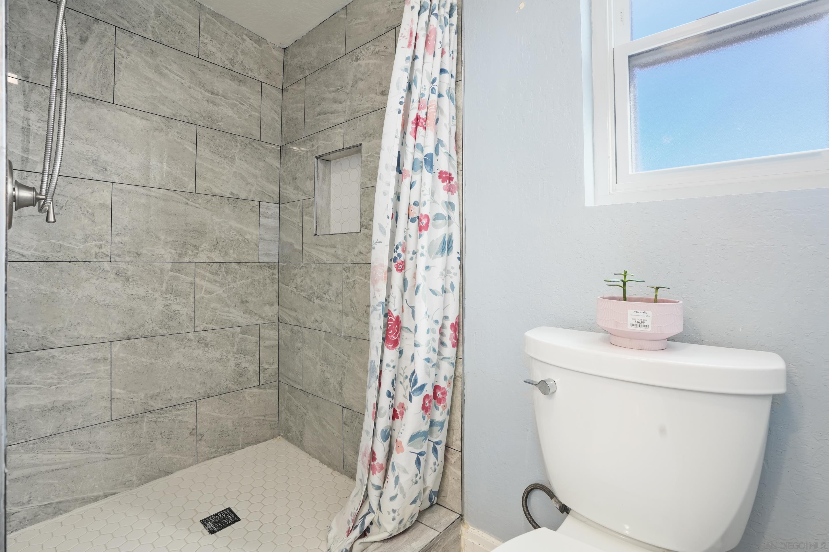 Detail Gallery Image 13 of 14 For 553   3rd Ave, Redwood City,  CA 94063 - 3 Beds | 2 Baths