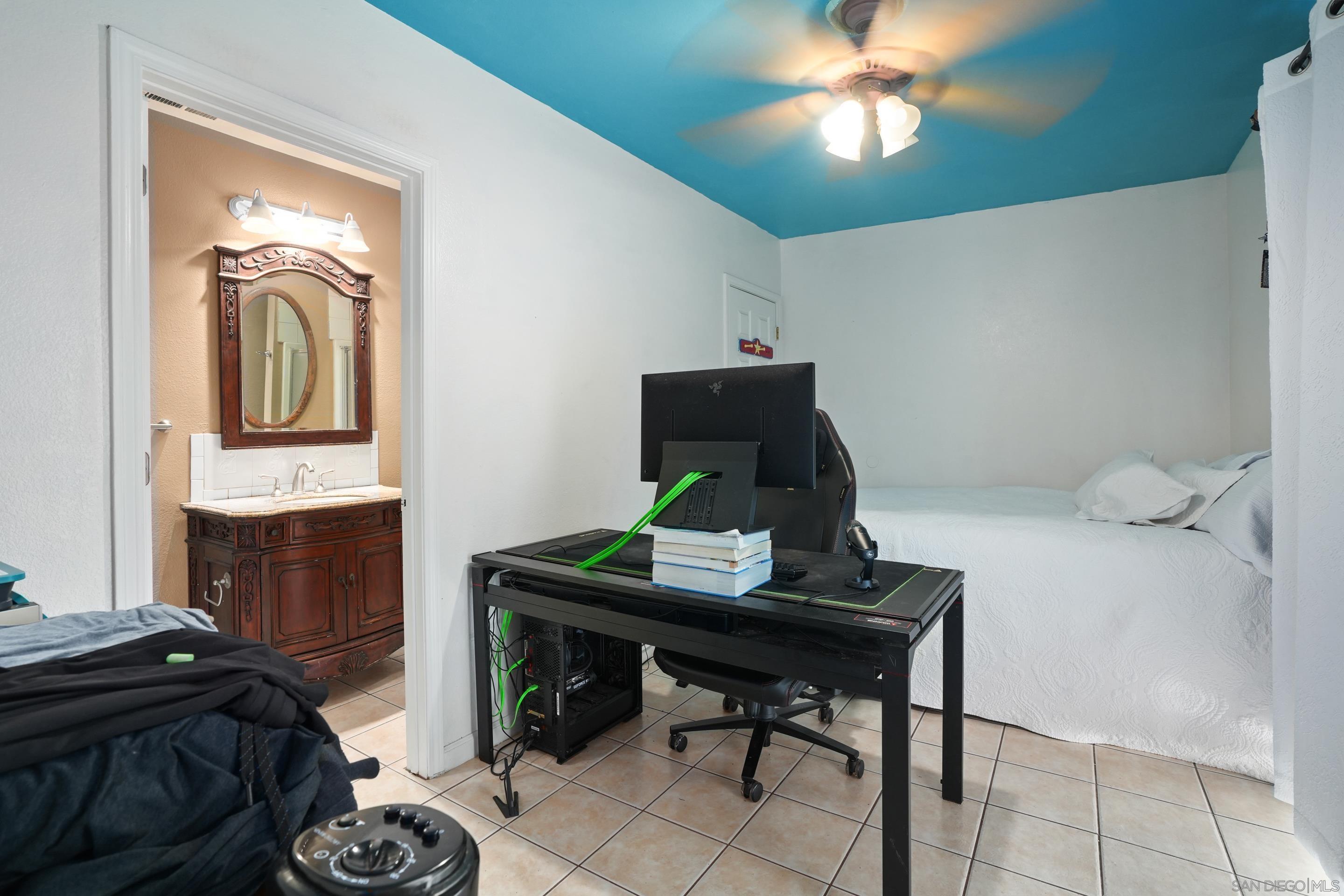 Detail Gallery Image 10 of 14 For 553   3rd Ave, Redwood City,  CA 94063 - 3 Beds | 2 Baths