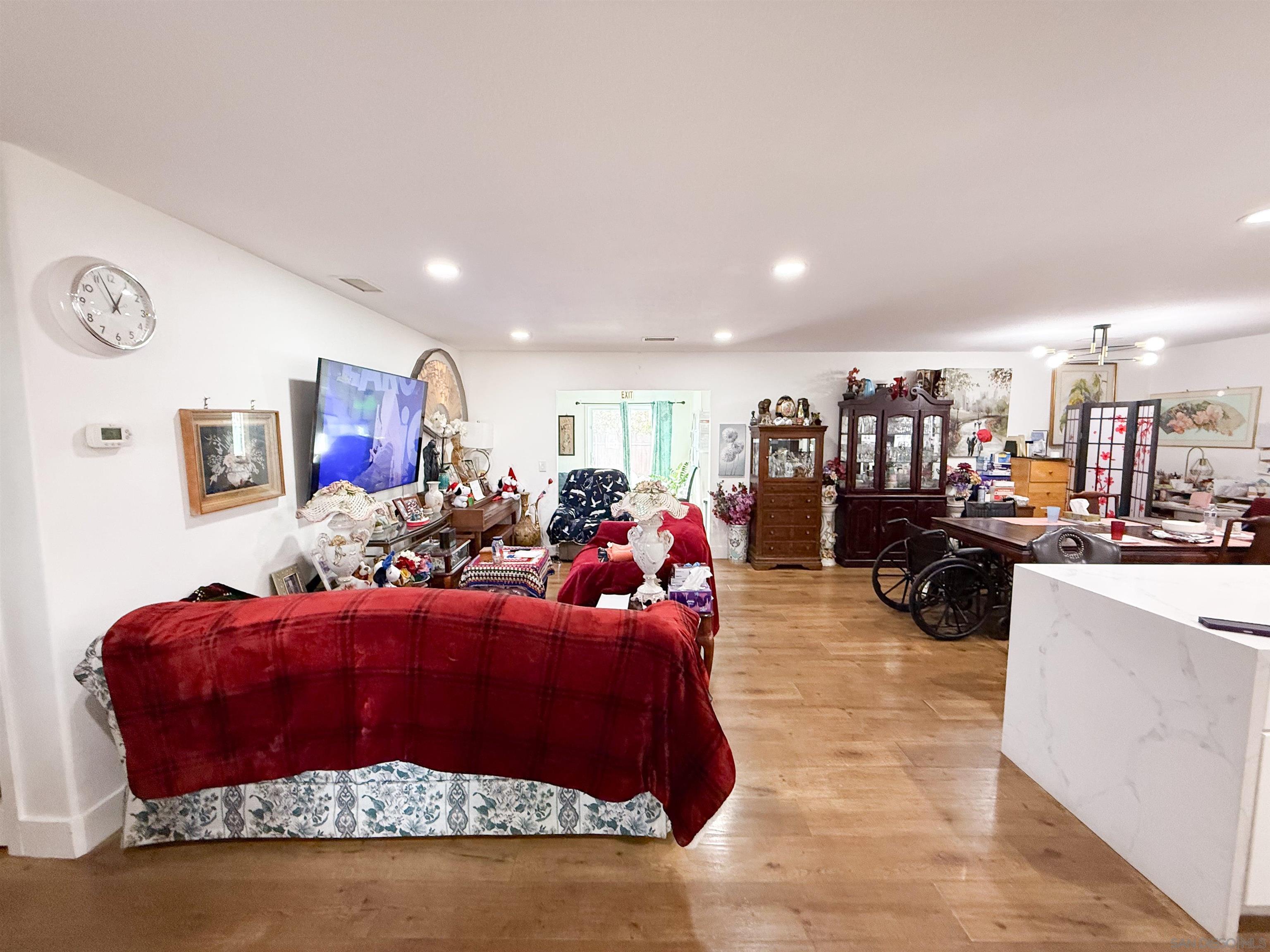 Detail Gallery Image 7 of 22 For 819 N N Rose St, Escondido,  CA 92027 - 7 Beds | 2 Baths