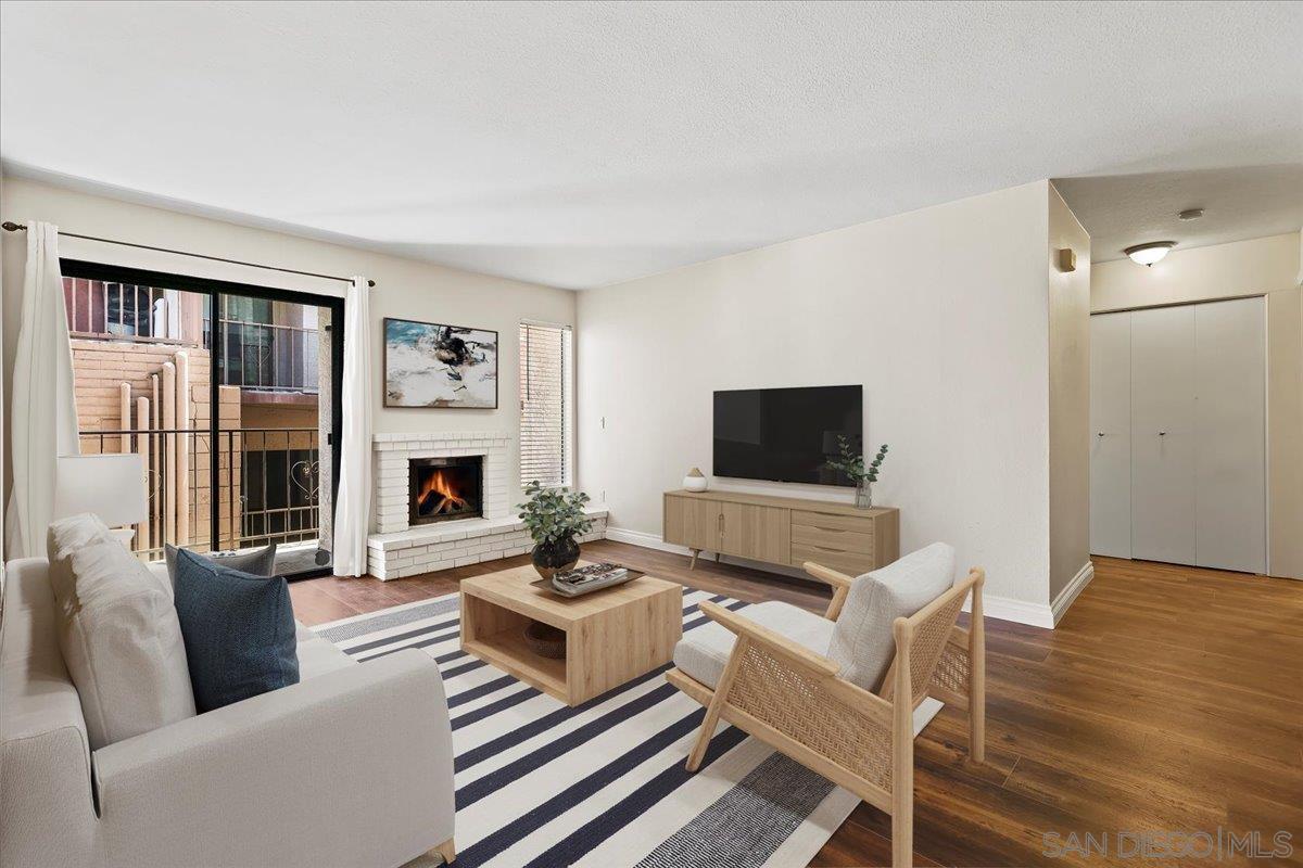 Detail Gallery Image 2 of 33 For 2950  Broadway  #16,  San Diego,  CA 92102 - 2 Beds | 2 Baths