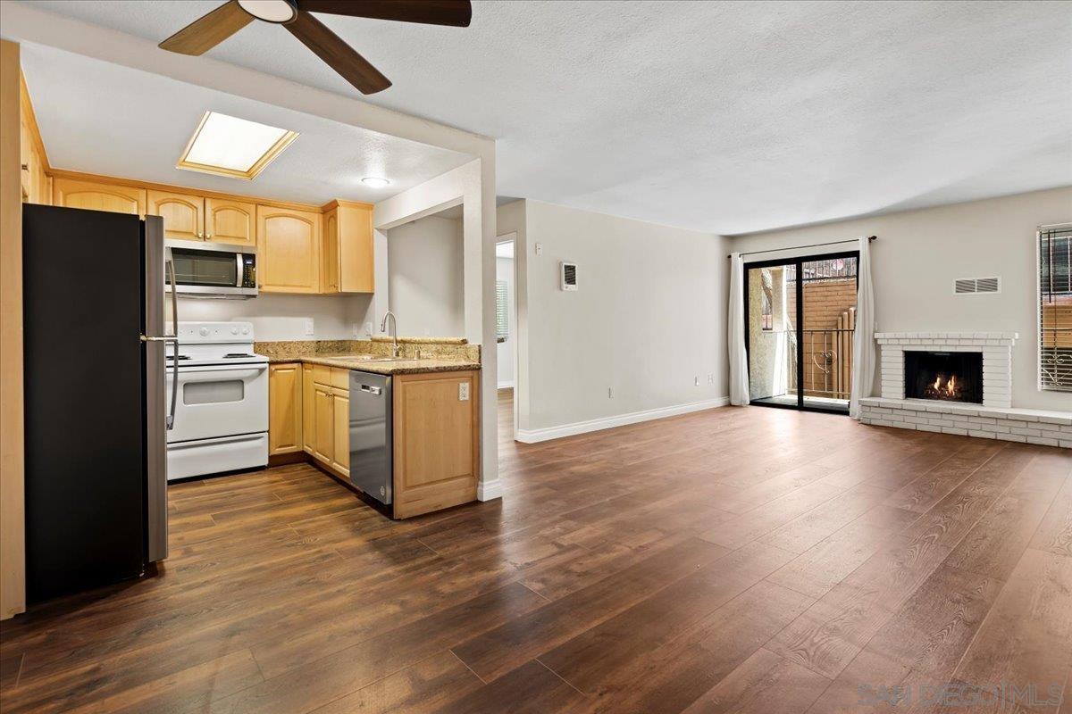 Detail Gallery Image 8 of 33 For 2950  Broadway  #16,  San Diego,  CA 92102 - 2 Beds | 2 Baths