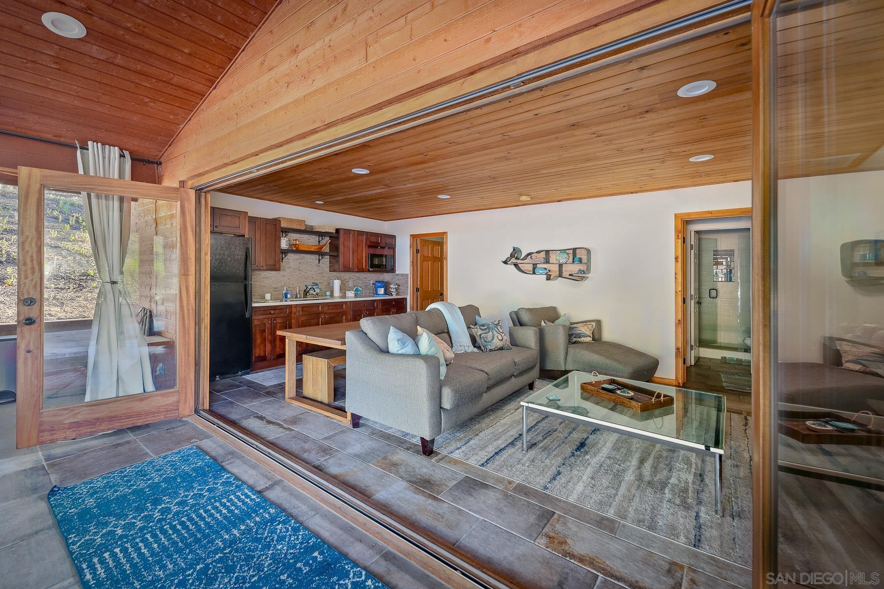 Detail Gallery Image 23 of 39 For 12052  Sky View Dr, Valley Center,  CA 92082 - 5 Beds | 4/1 Baths