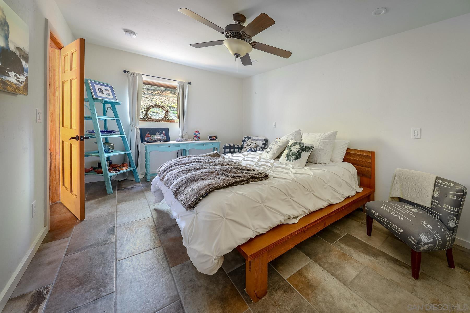 Detail Gallery Image 24 of 39 For 12052  Sky View Dr, Valley Center,  CA 92082 - 5 Beds | 4/1 Baths