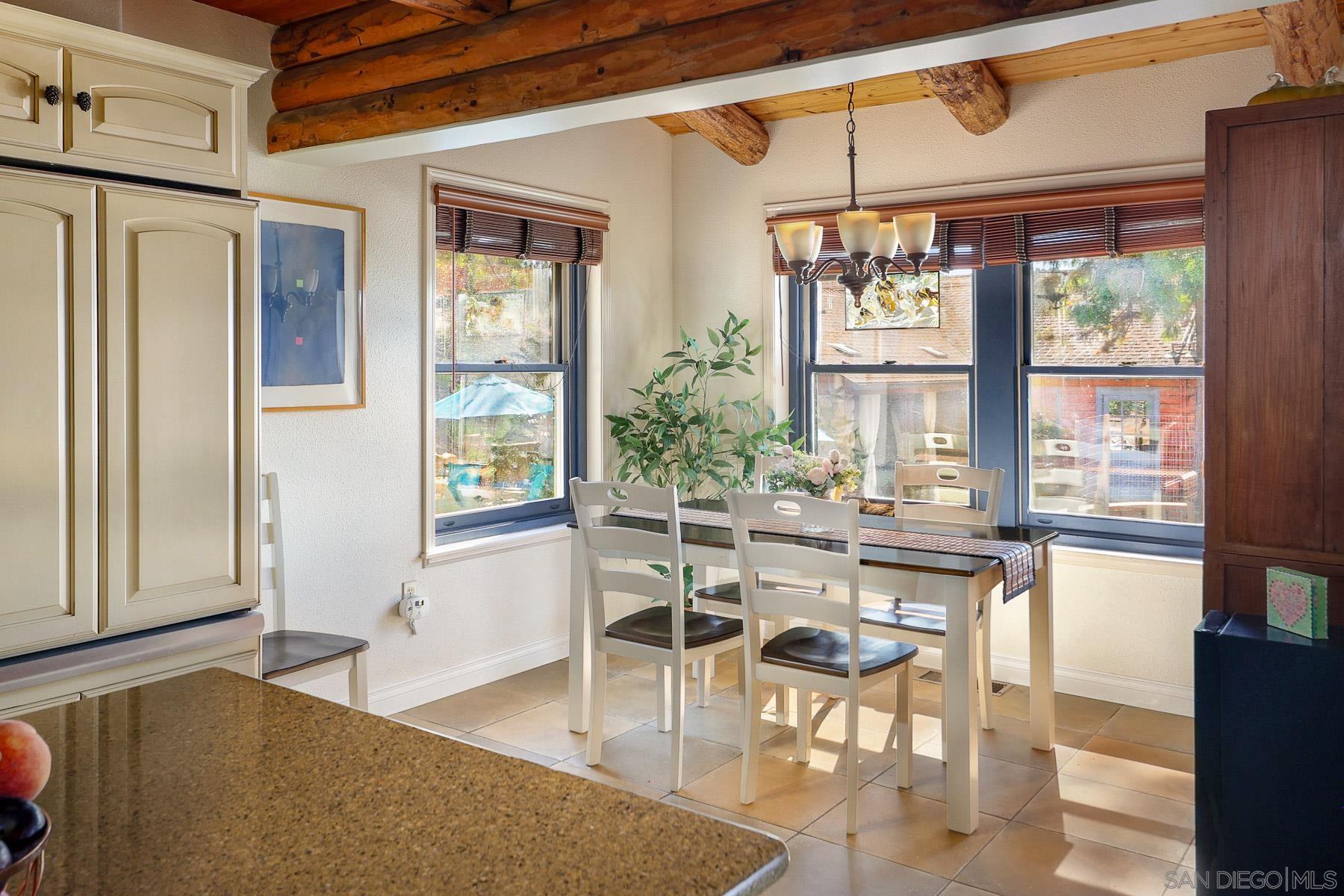 Detail Gallery Image 9 of 39 For 12052  Sky View Dr, Valley Center,  CA 92082 - 5 Beds | 4/1 Baths