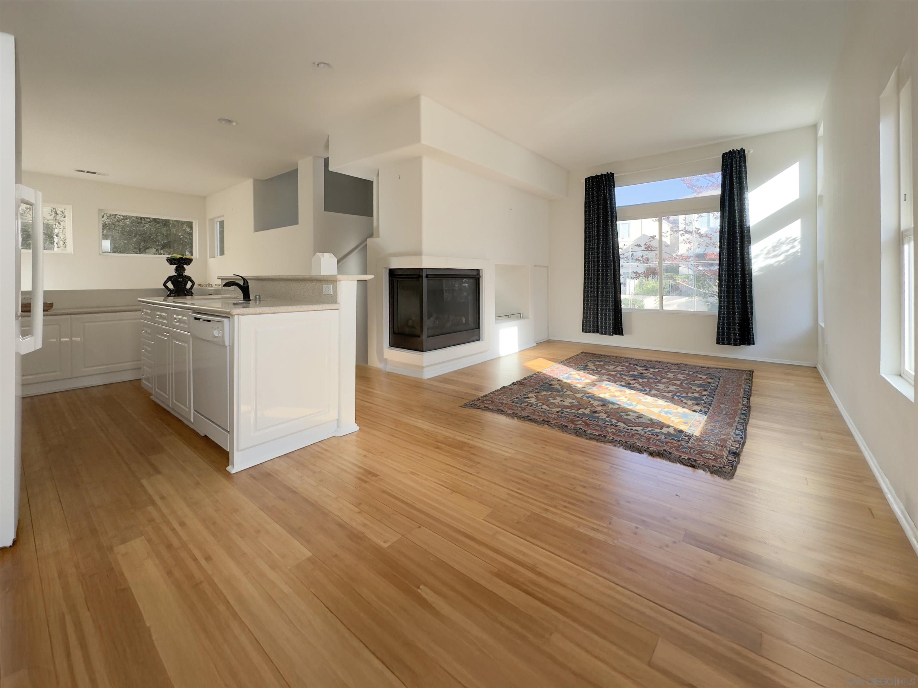 Detail Gallery Image 2 of 16 For 12654  Carmel Country Rd  #91,  San Diego,  CA 92130 - 3 Beds | 2/1 Baths