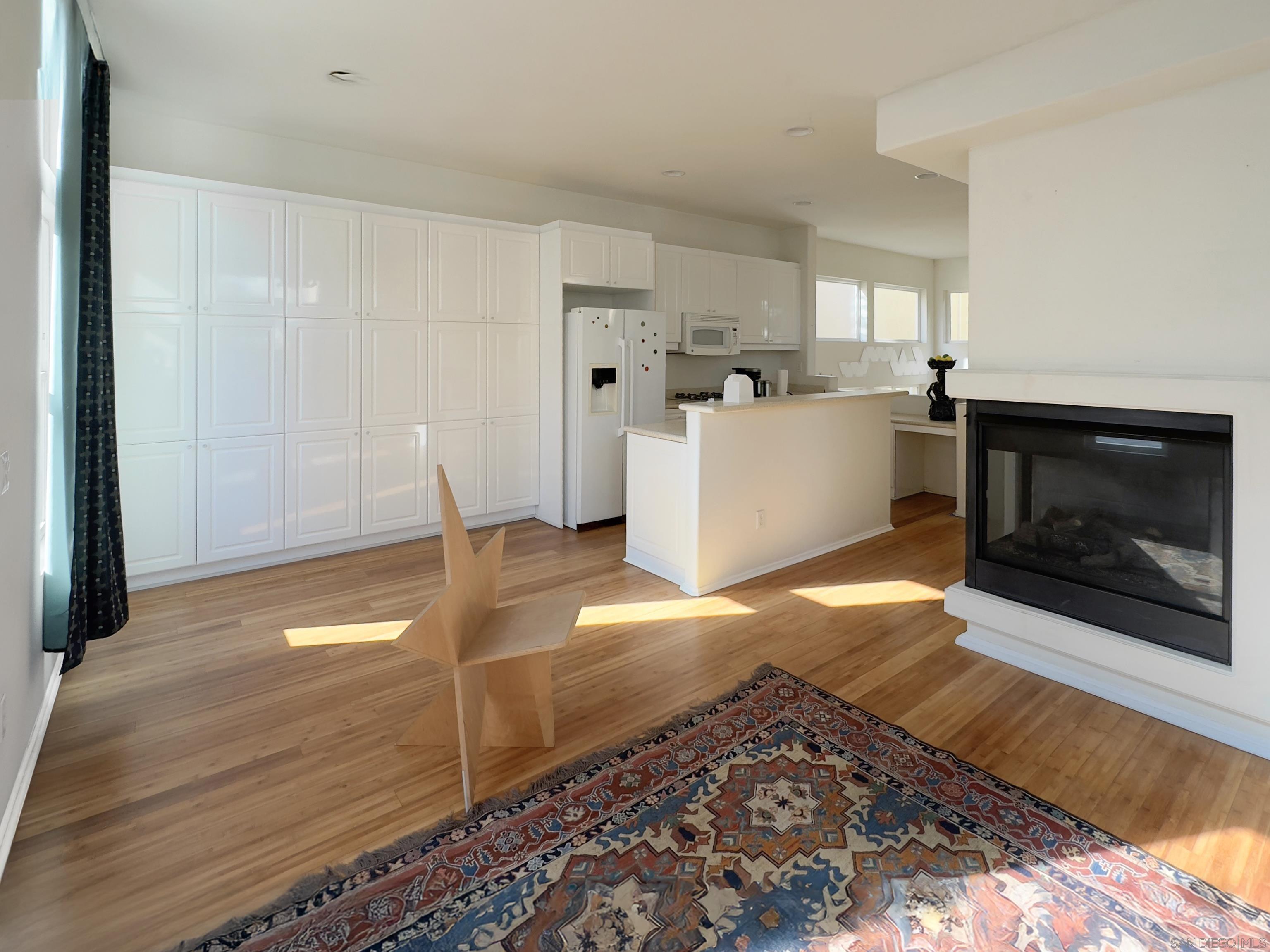 Detail Gallery Image 4 of 22 For 12654  Carmel Country Rd  #91,  San Diego,  CA 92130 - 3 Beds | 2/1 Baths